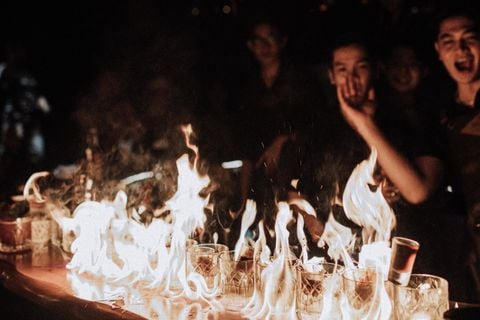 Sixteen Saloon - 163 Tuệ Tĩnh