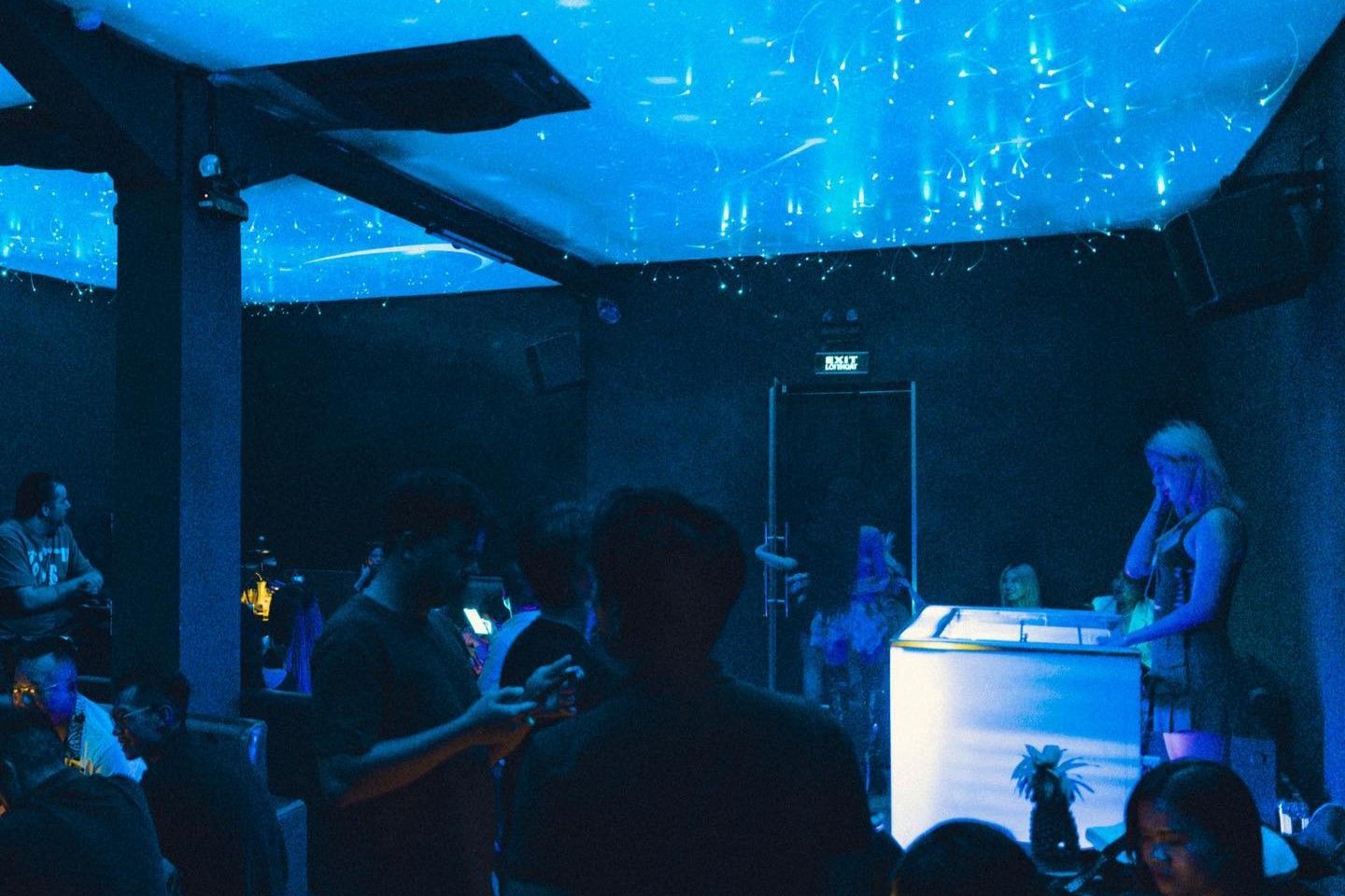 Bar Cloud 9 - 39A Cô Bắc