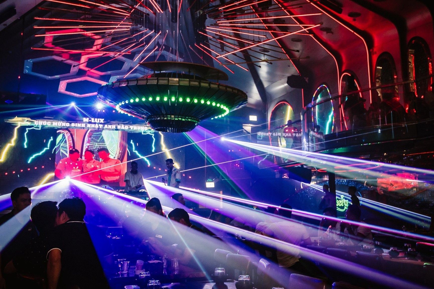 M LUX BEER CLUB - 47 Nguyễn Sinh Cung
