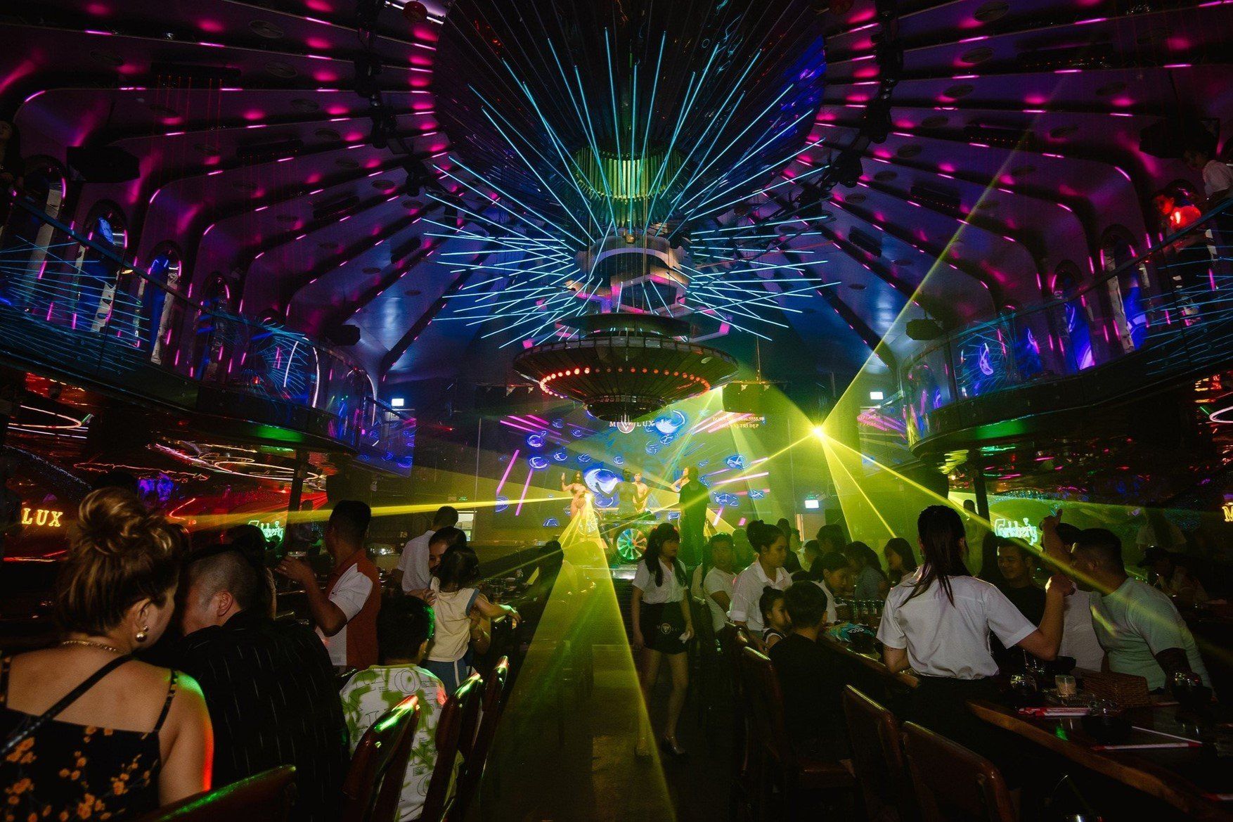 M LUX BEER CLUB - 47 Nguyễn Sinh Cung