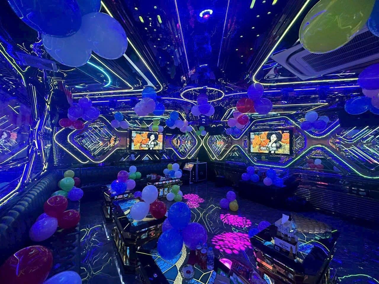 Karaoke Dragon - 72 Nguyễn Khang