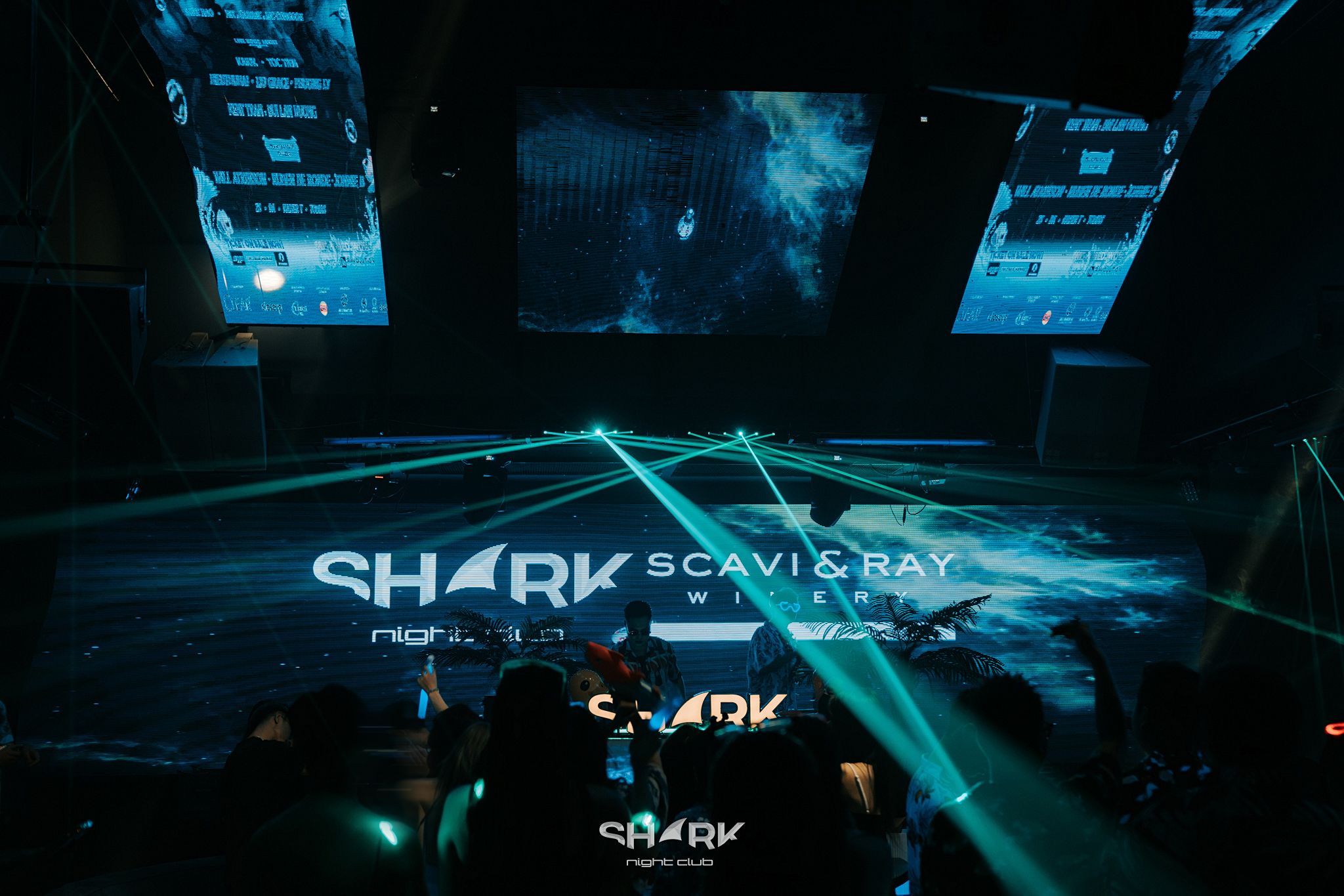 Shark Club - 21 Tràng Tiền