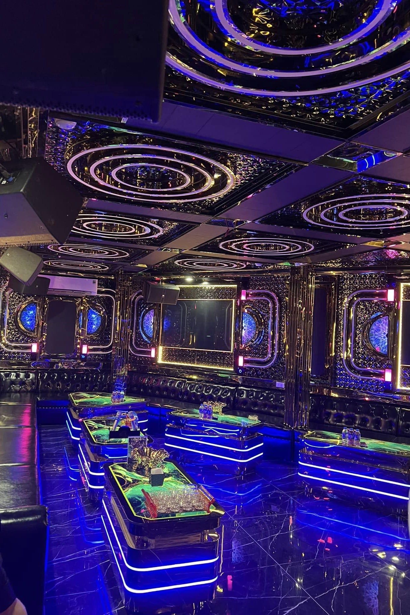 Karaoke Fantasy - 202 Đội Cấn