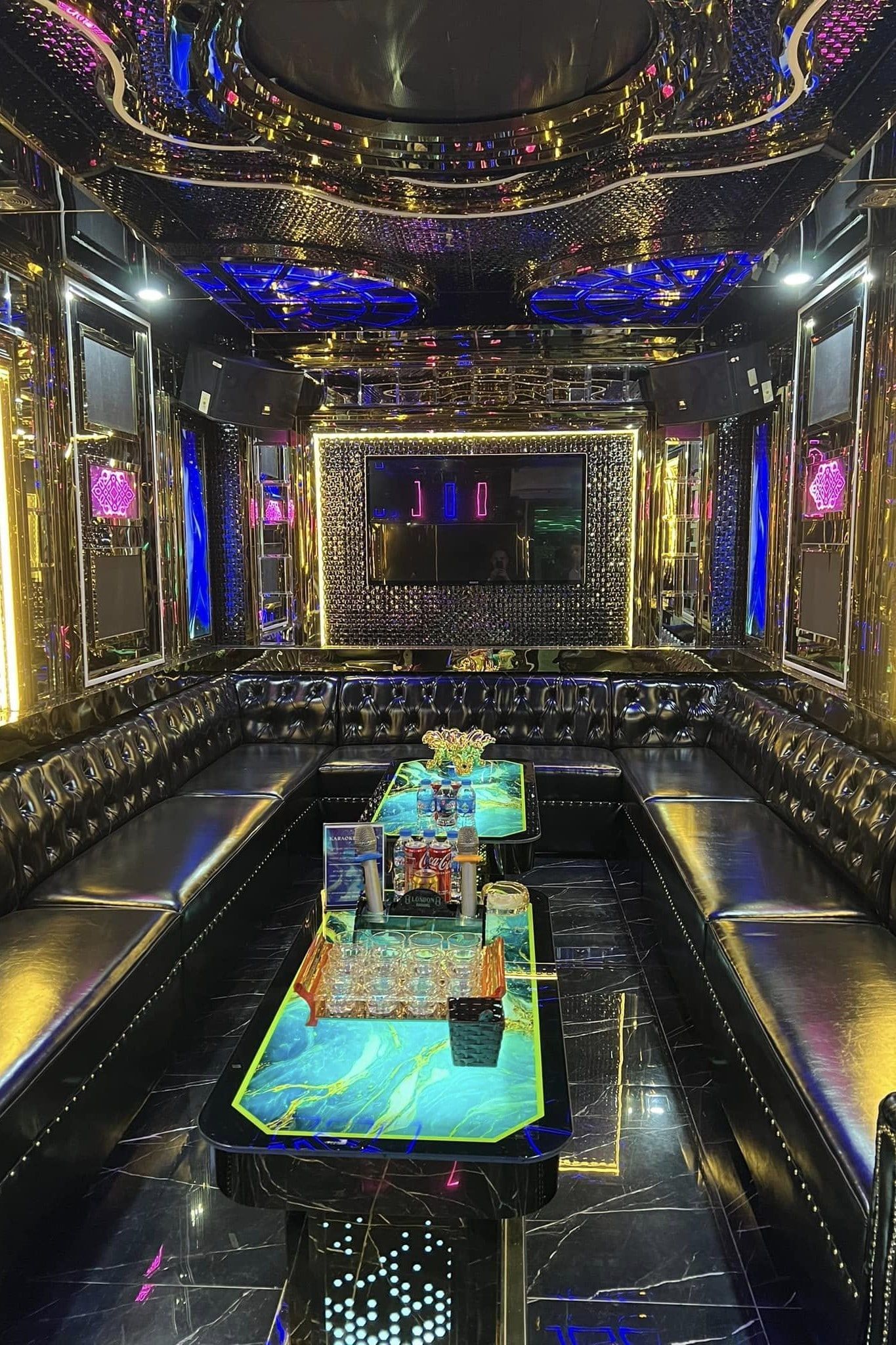 Karaoke Fantasy - 202 Đội Cấn