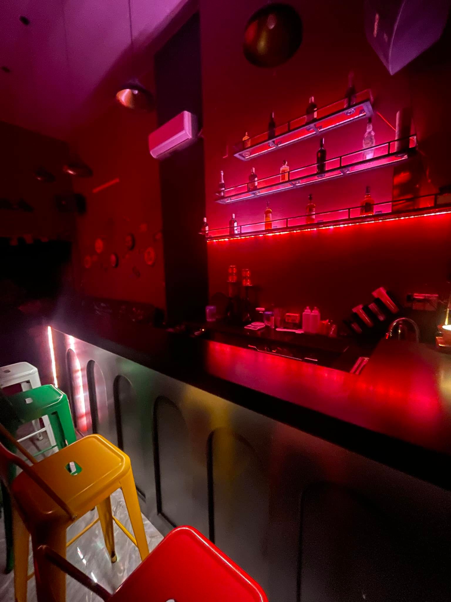 Moon Pub And Lounger Bar - 70 Đinh Lễ