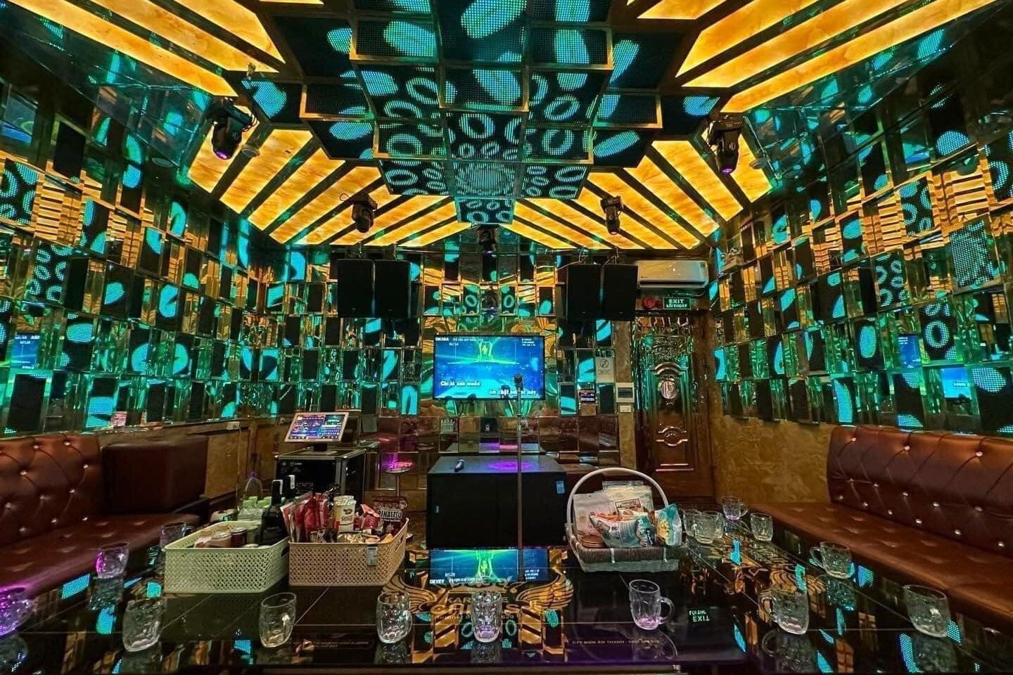 Karaoke Chivas - 17 Văn Tiến Dũng