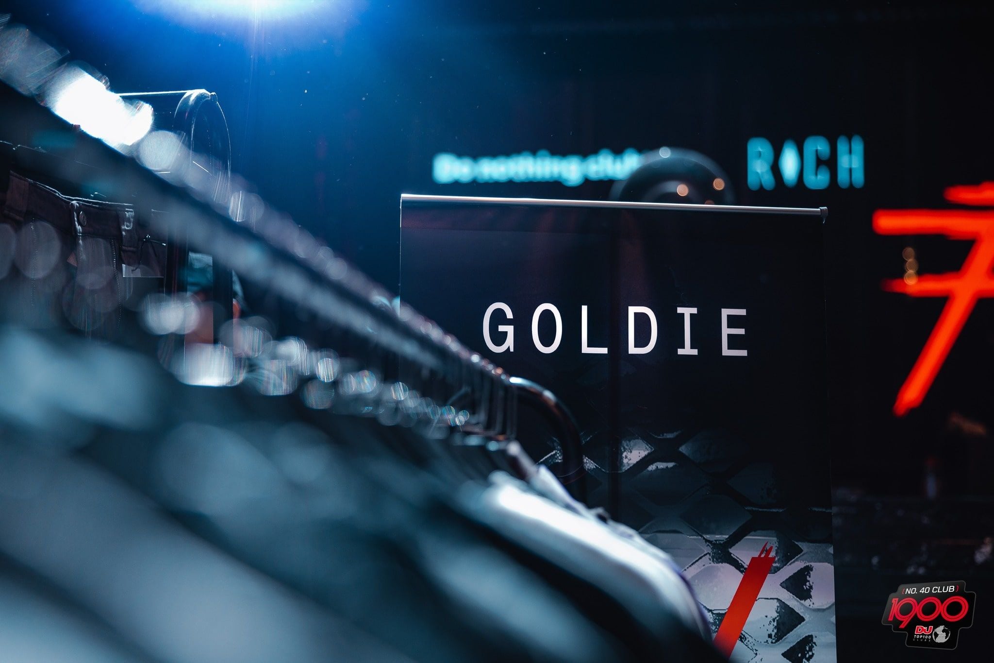 1900 - 8B Tạ Hiện