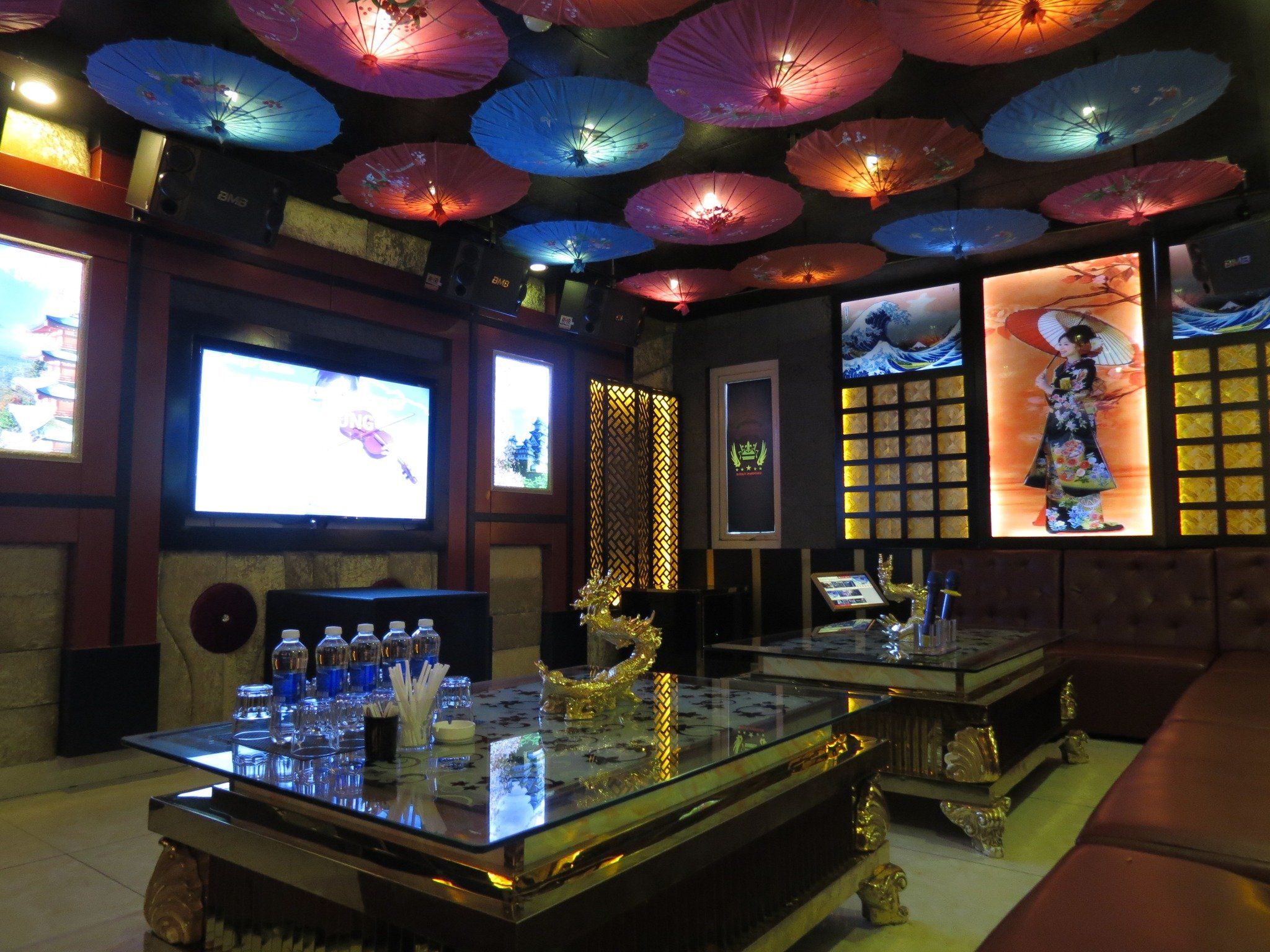 Karaoke K-Box - 137 Bình Quới