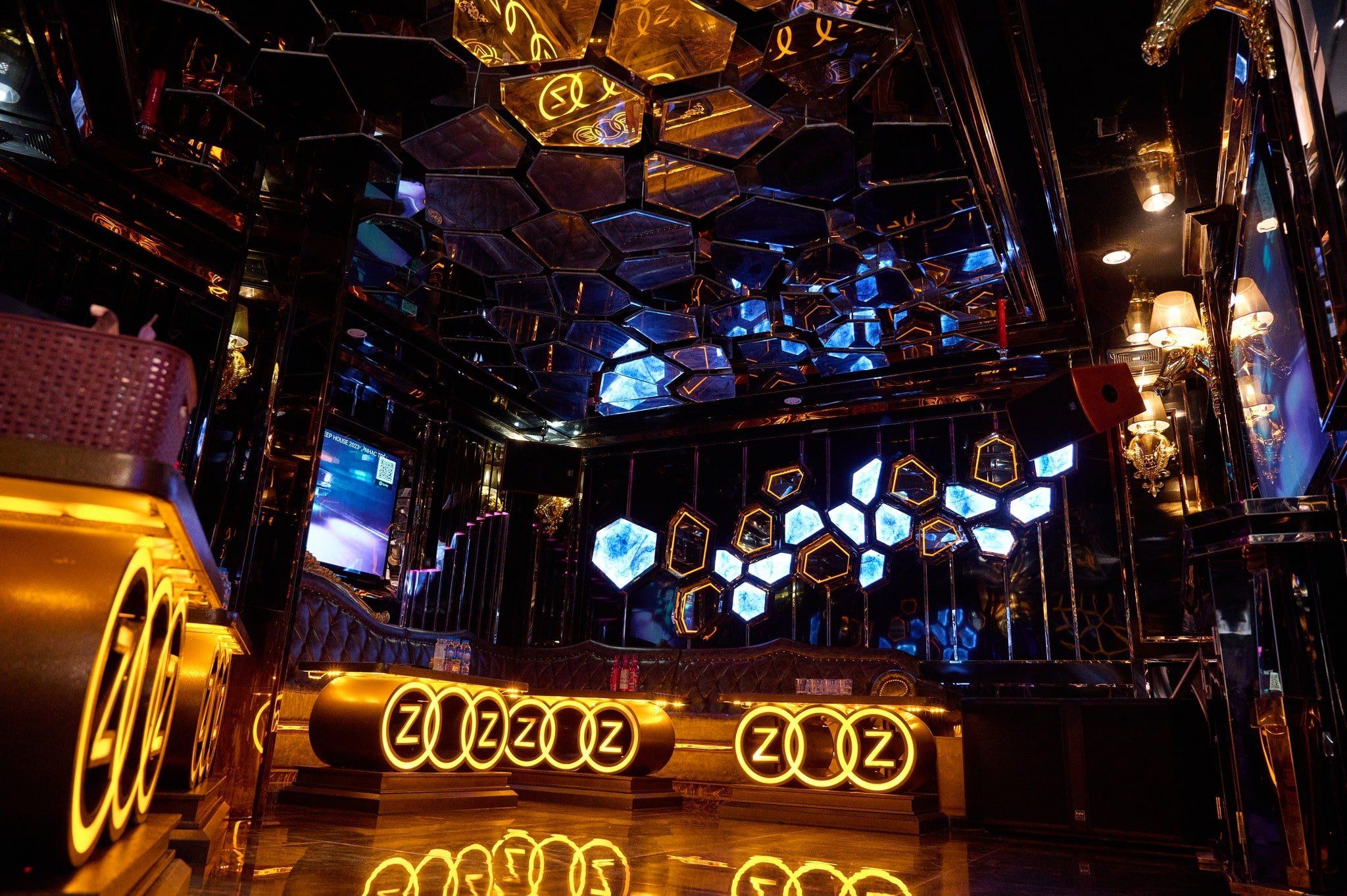 Karaoke Zozo - 12 Trần Kim Xuyến