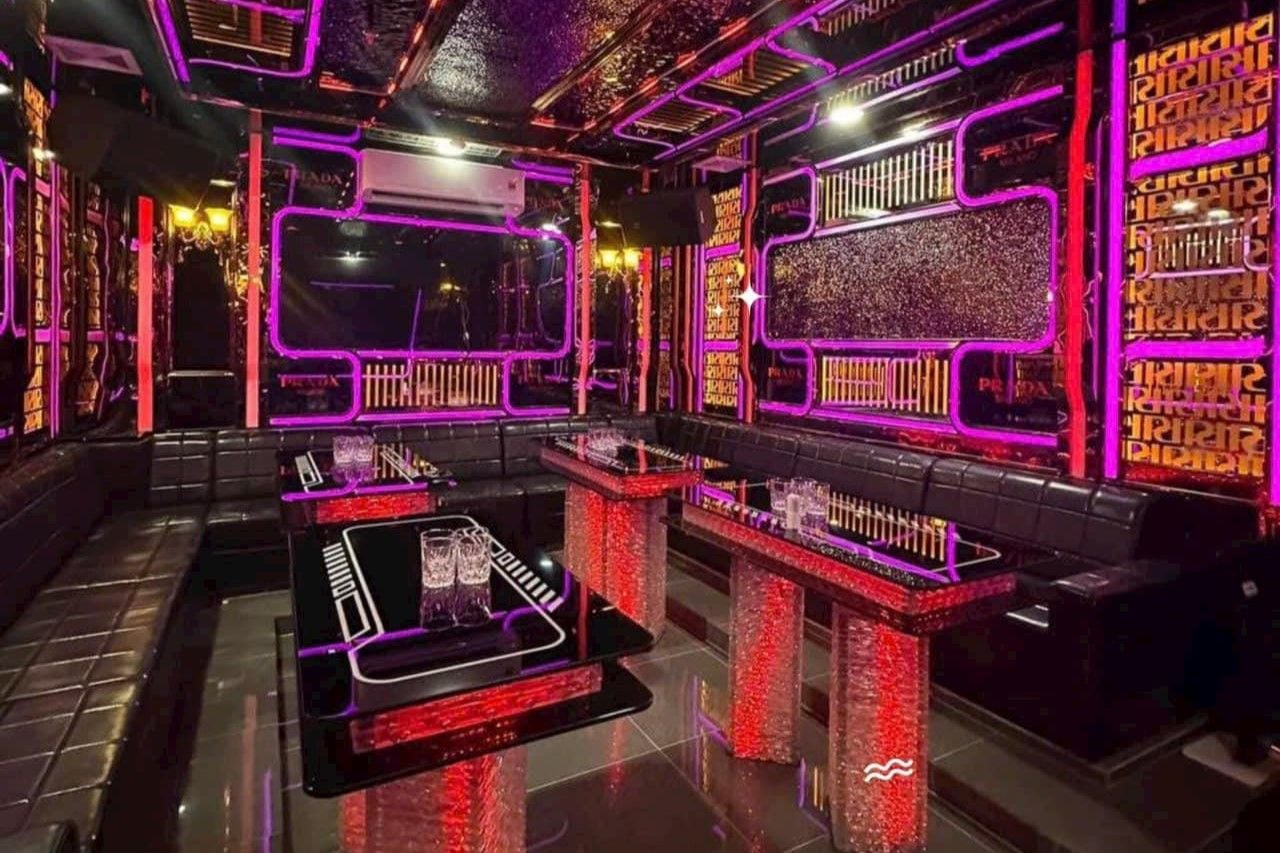 Karaoke Osaka - 495 Lê Văn Quới