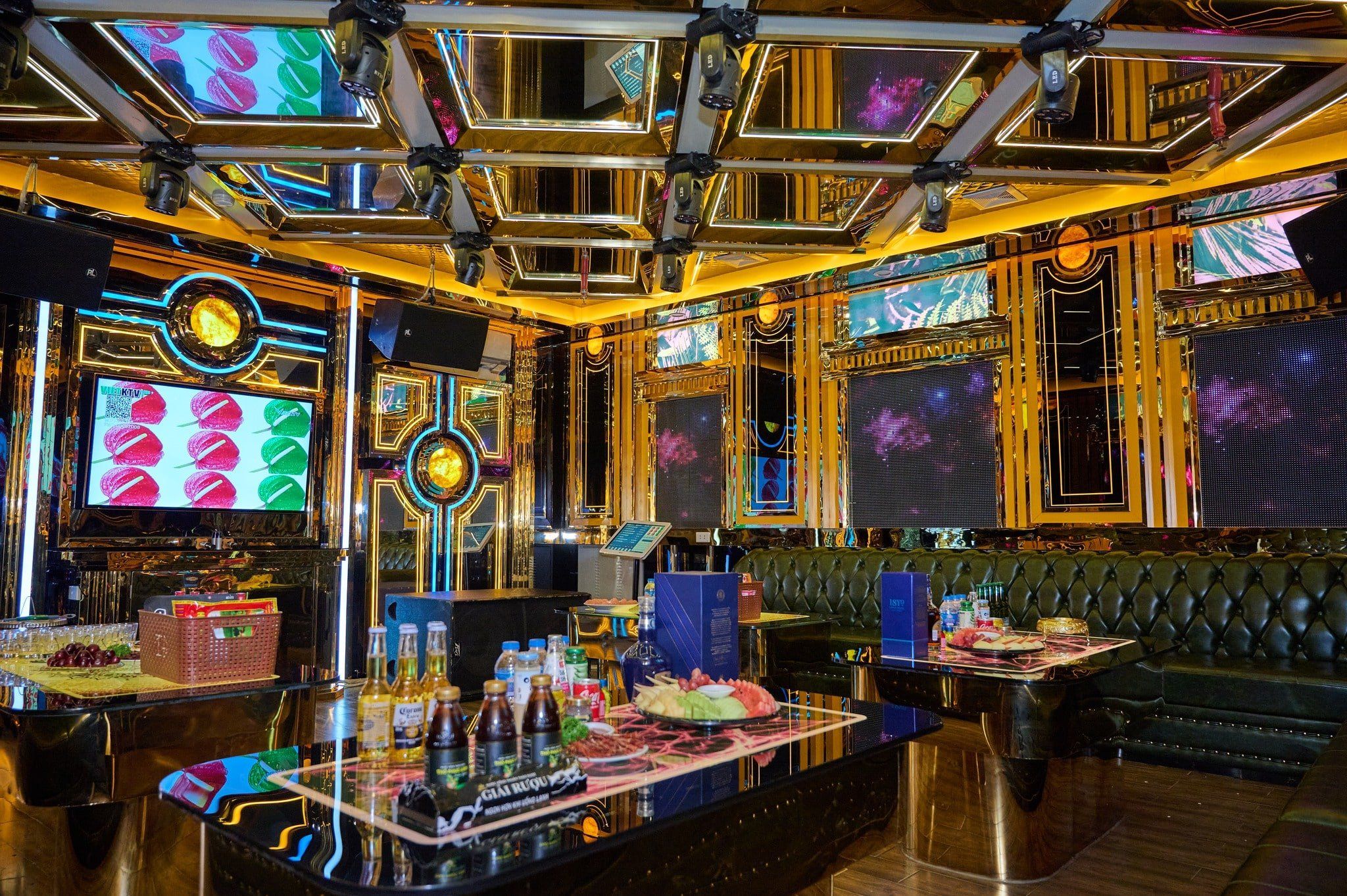 Karaoke Summit - 64 Trần Thái Tông