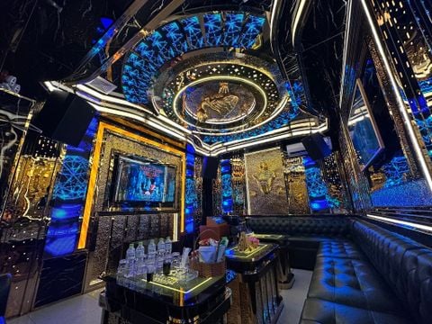 Karaoke Tình Ca - 85 Linh Đông