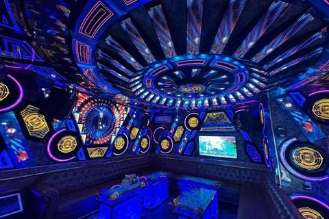 Karaoke KTV Luxury - Gold - 10/2 Bùi Văn Hoà