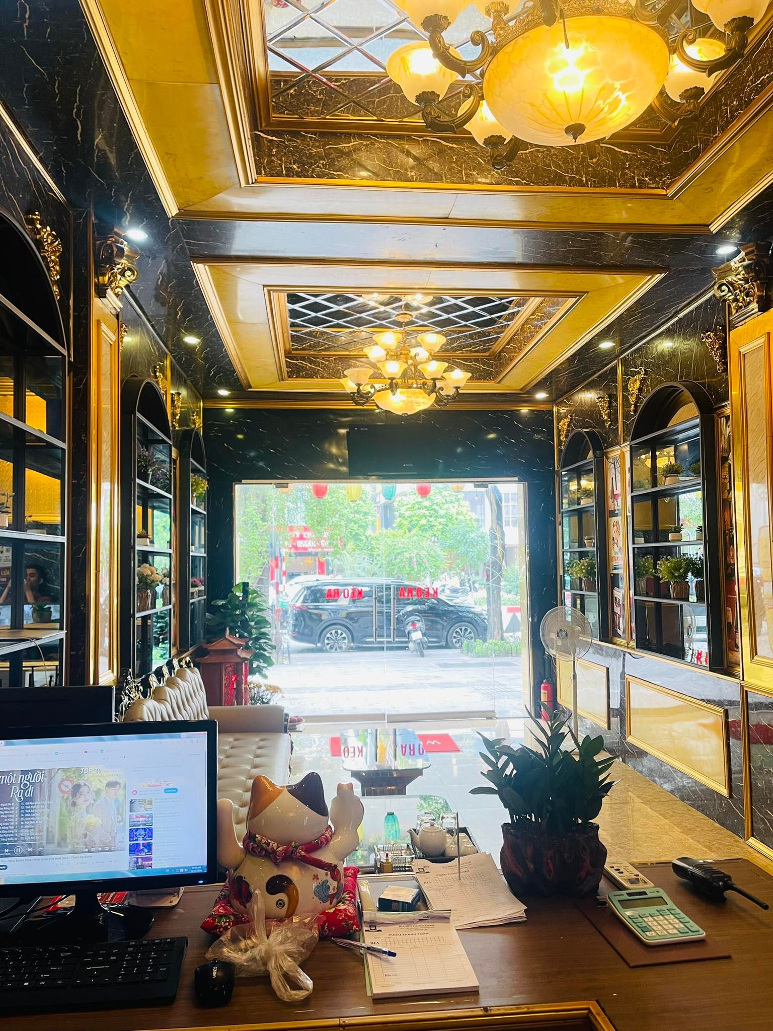 Karaoke T&T - 132 Hào Nam