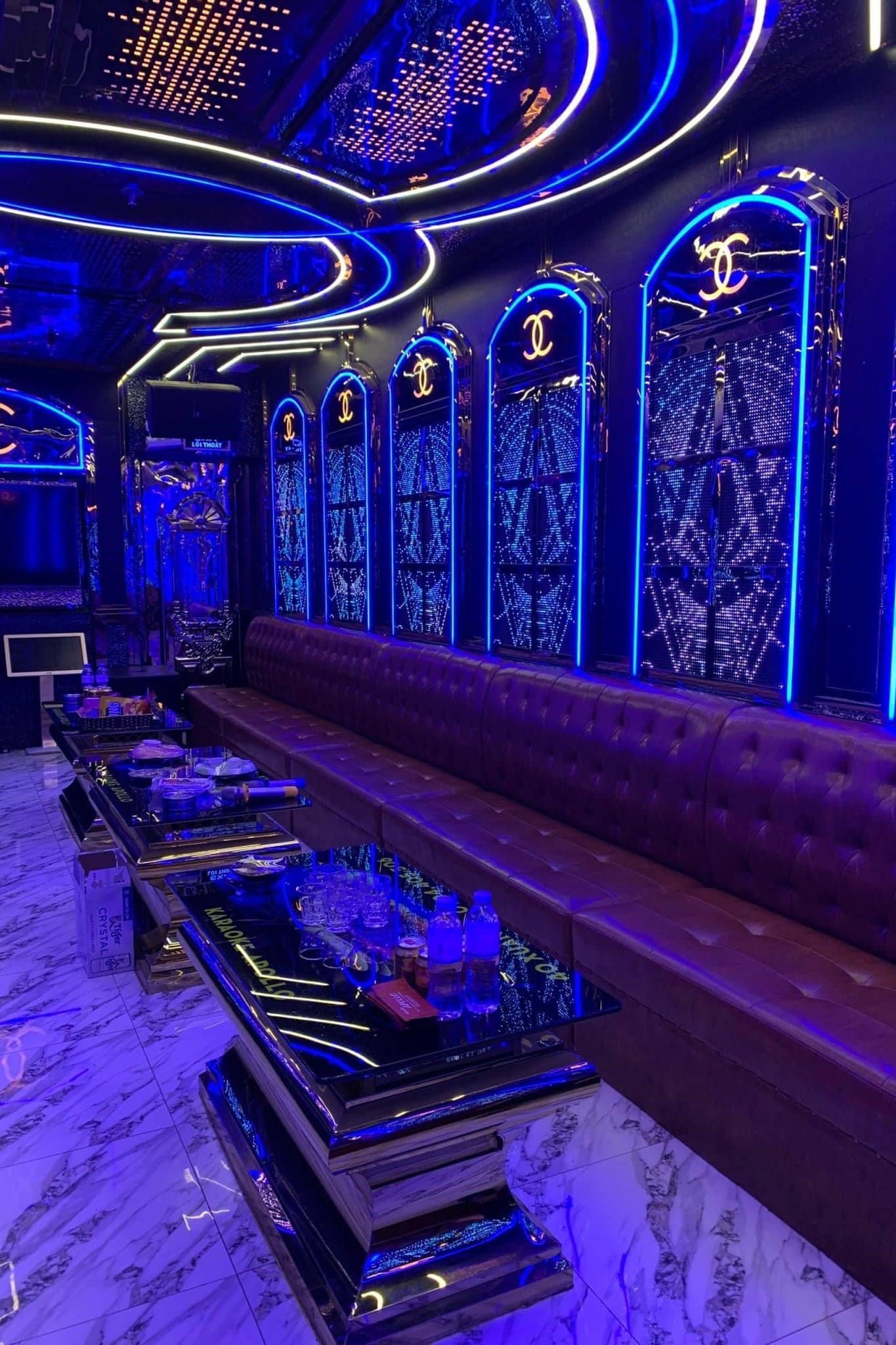 Karaoke Apollo - 40 Xuân La