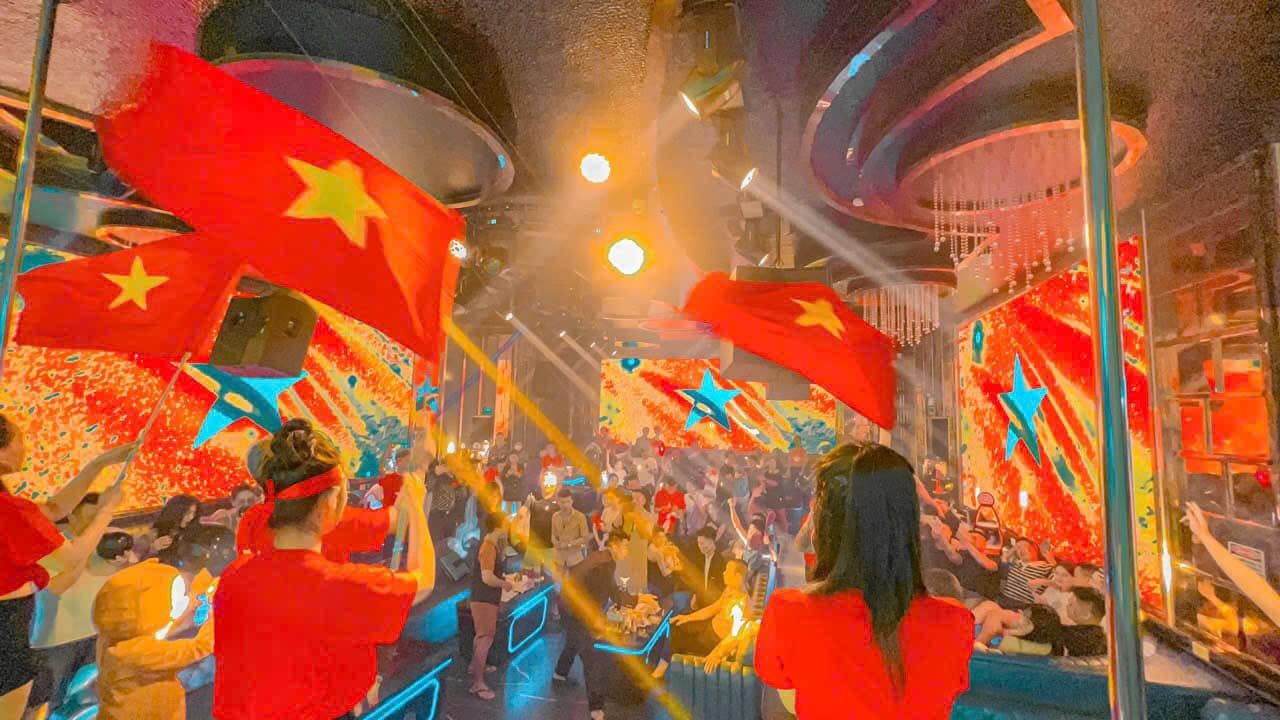 Roy Lounge - 86 Phạm Văn Đồng