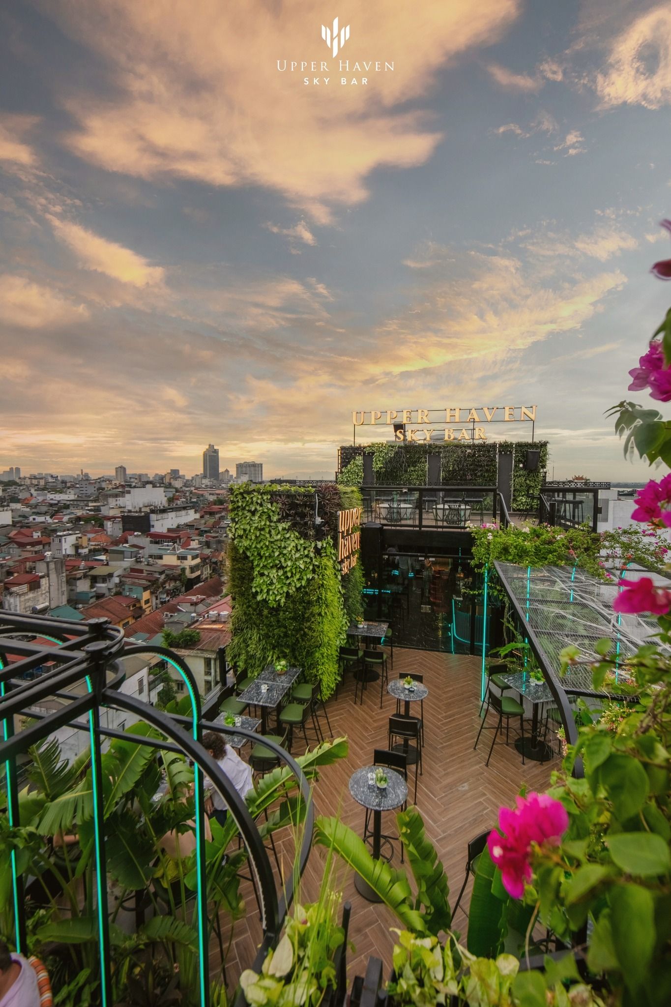 Upper Haven Sky Bar - 21 Lương Ngọc Quyến