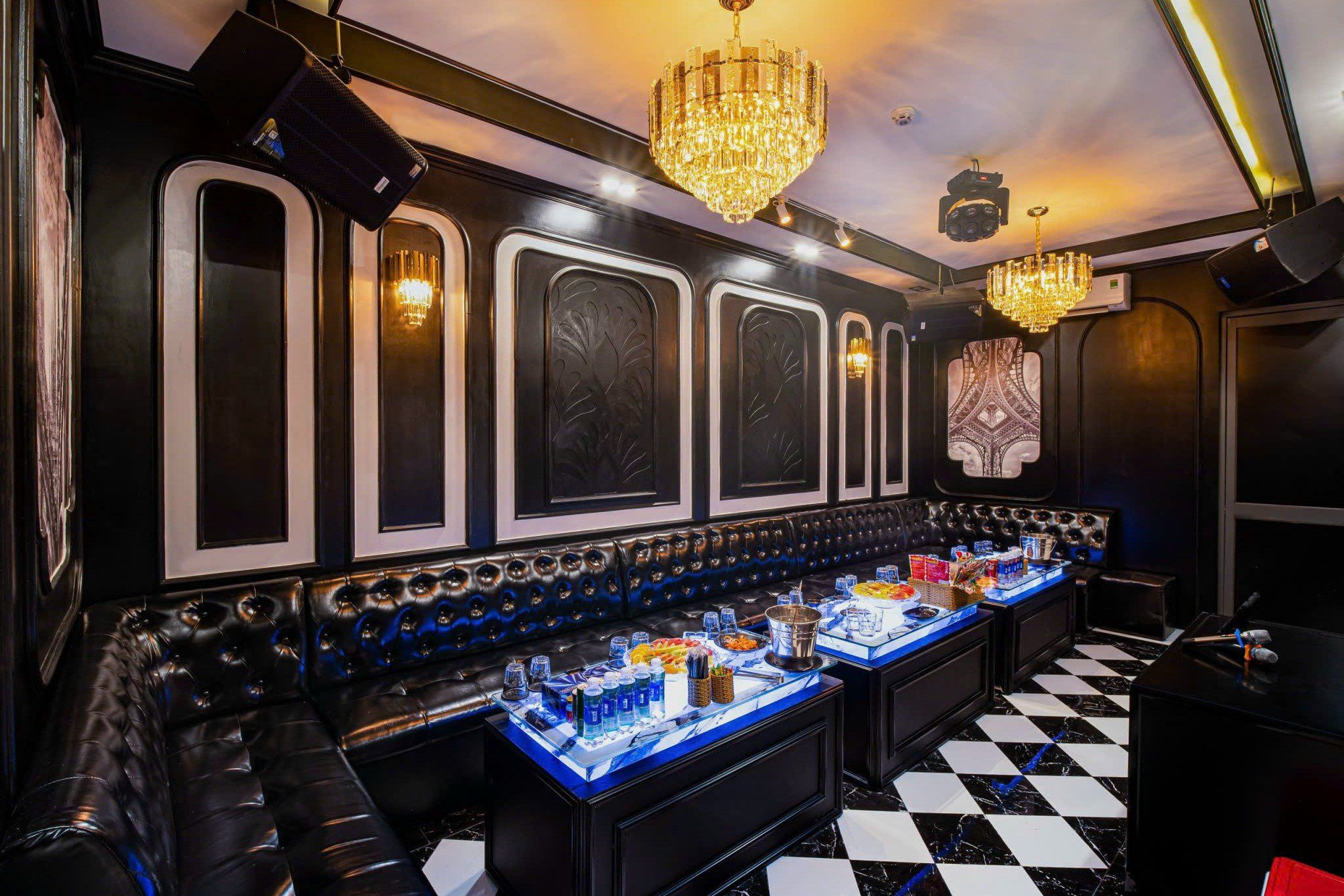 Karaoke Everest Restaurant & KTV - 119 - 121 Lê Thị Hồng Gấm
