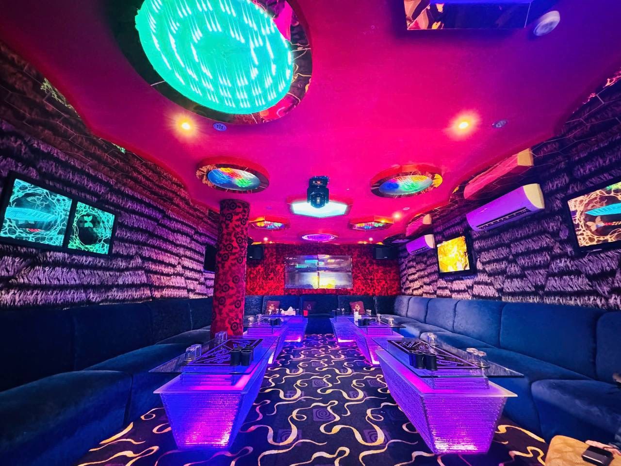Karaoke 1127 KTV - 1127 Trần Hưng Đạo