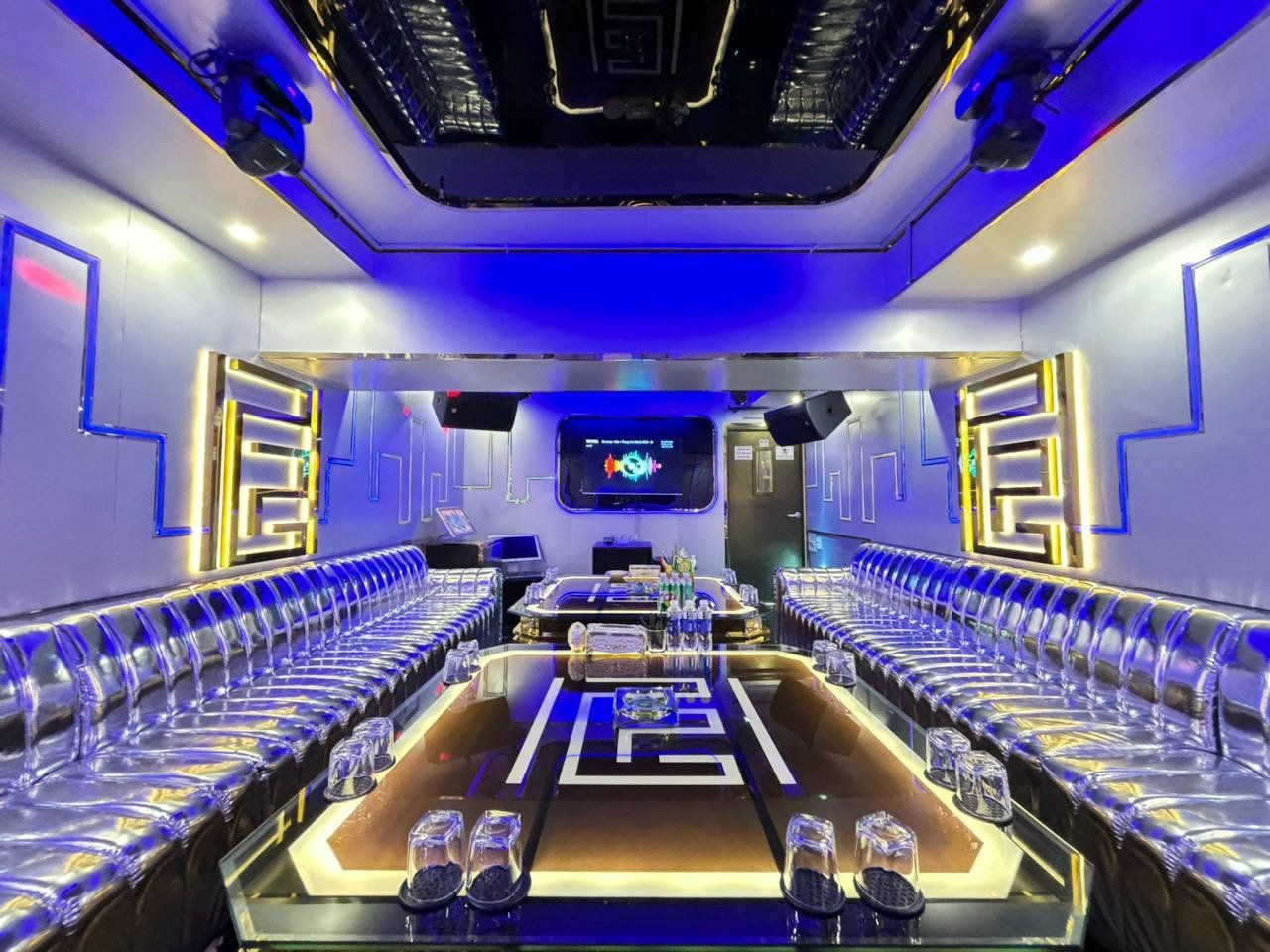 Karaoke 1127 KTV - 1127 Trần Hưng Đạo