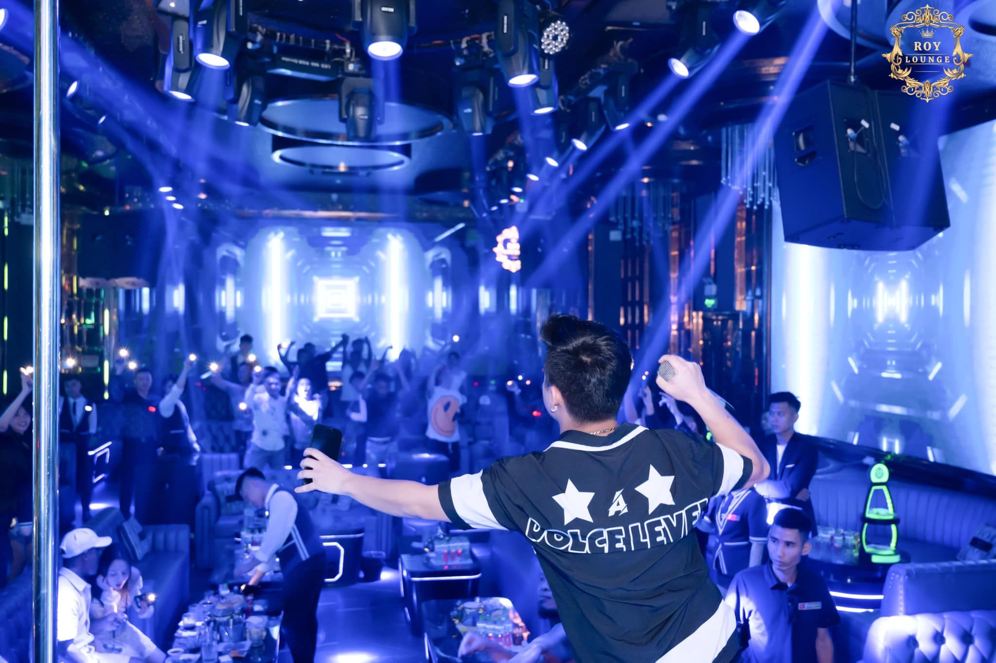 Roy Lounge - 86 Phạm Văn Đồng