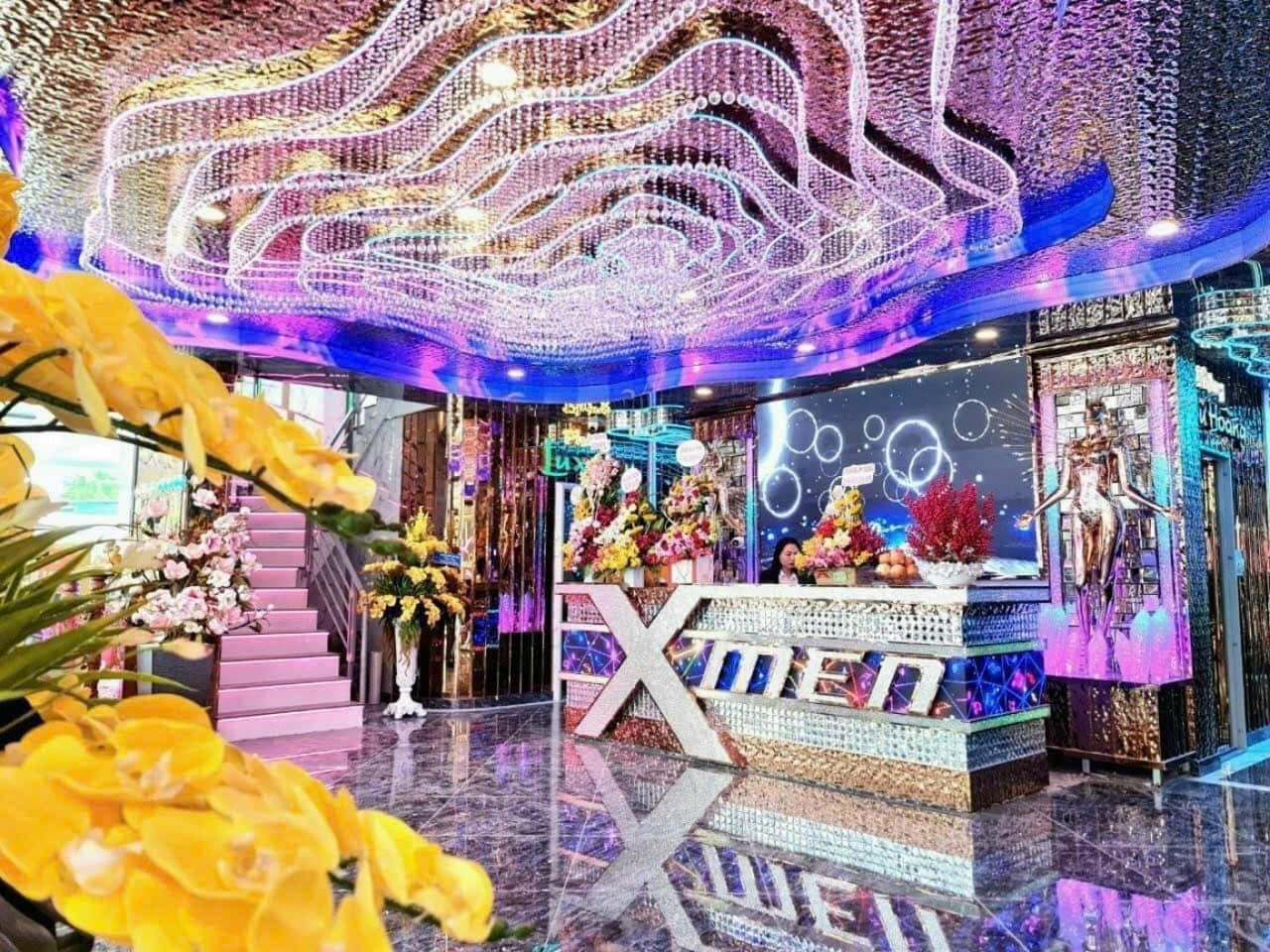 Karaoke Nữ Hoàng - 1671 Nguyễn Ảnh Thủ