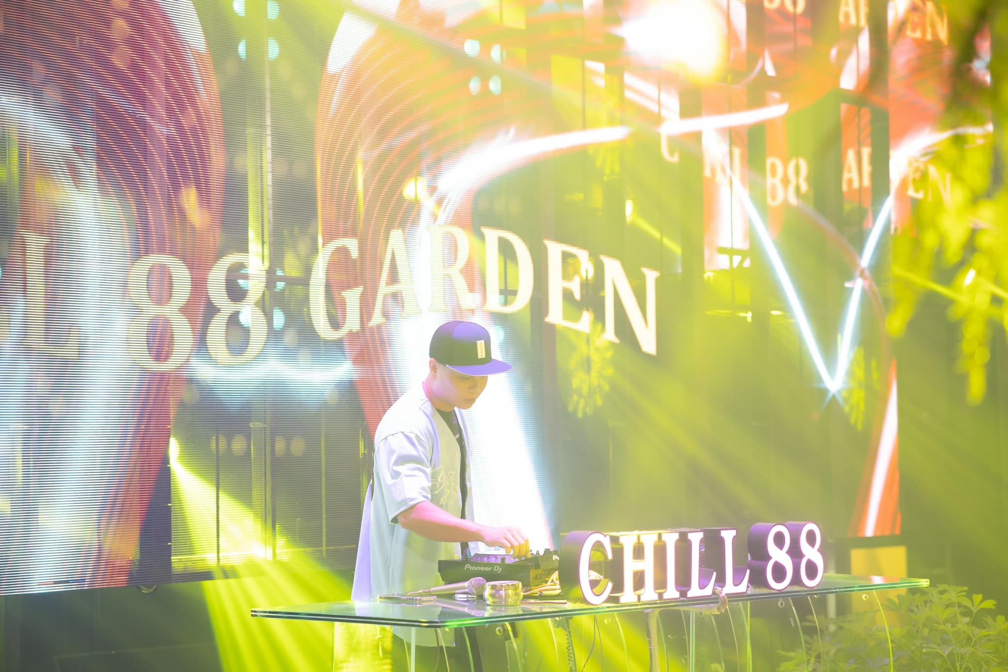 Chill 88 Beer Garden - 357 Nguyễn Huệ