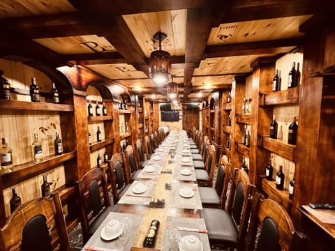 Nhà Hàng Hầm Rượu Thuỷ Trúc 1 - 186/81 Vườn Lài