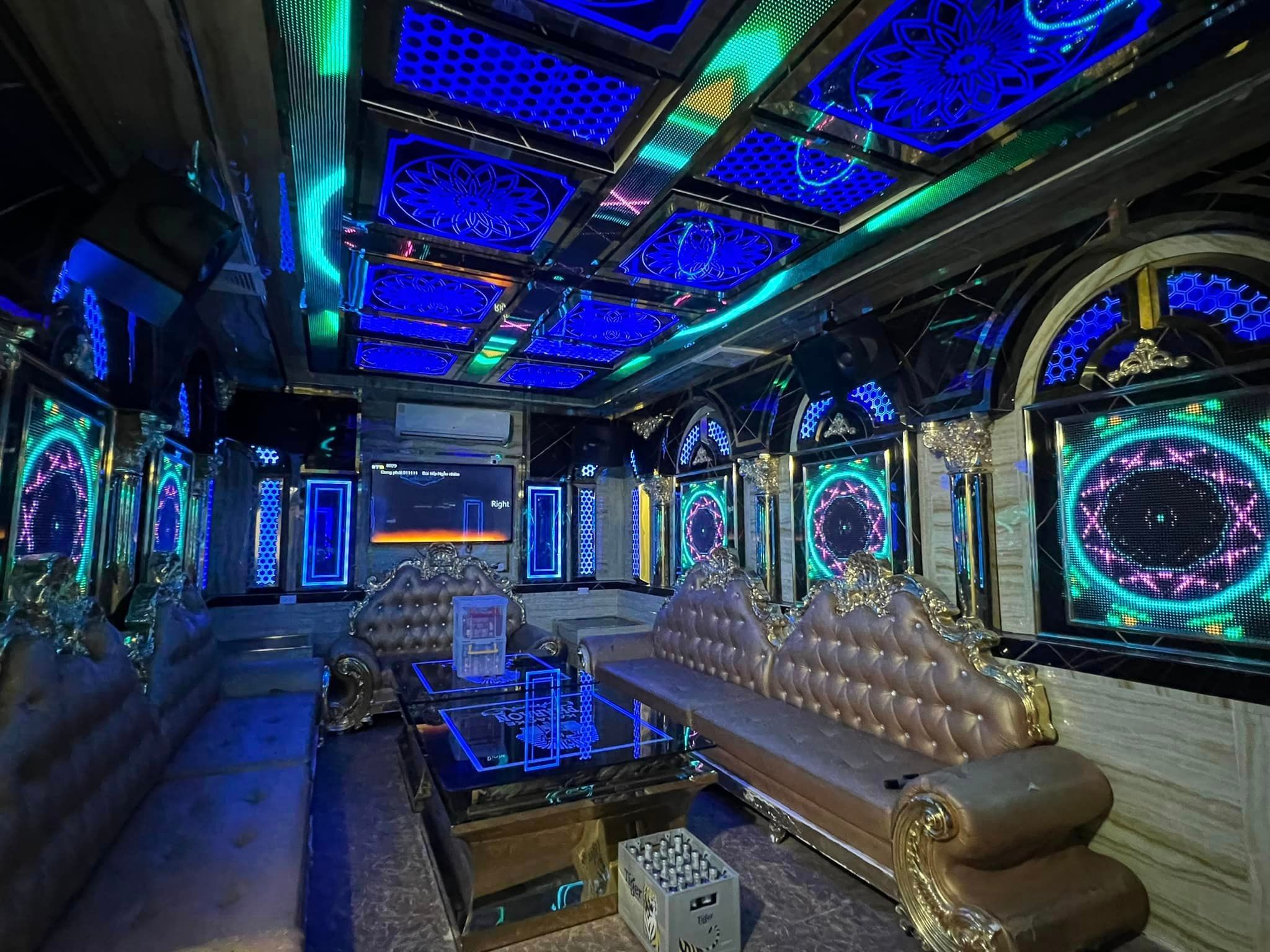 Karaoke Pharaon - Ngõ 80 Phan Bội Châu