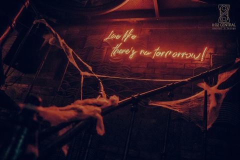 SpaceX Lounge - 8 Hàng Buồm