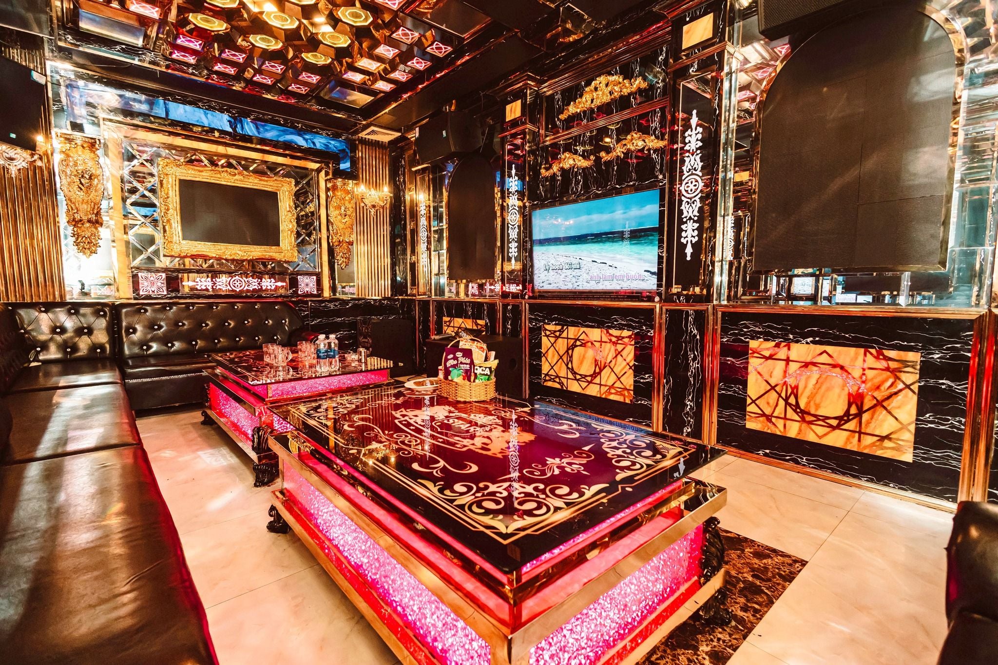 Karaoke White Star - 370 Dương Quảng Hàm