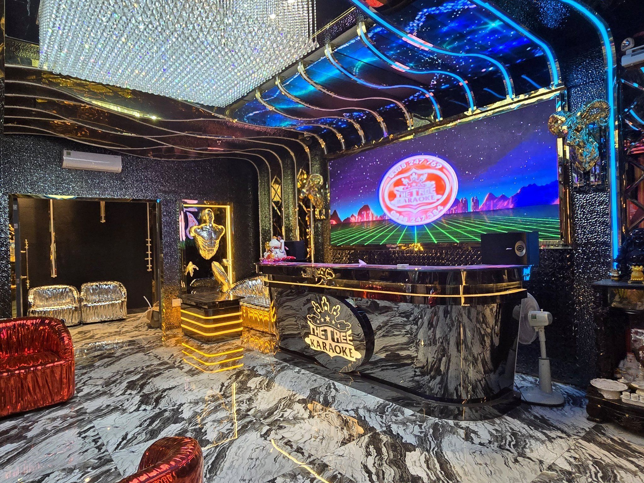 Karaoke The Tree - 221 Phan Văn Trị
