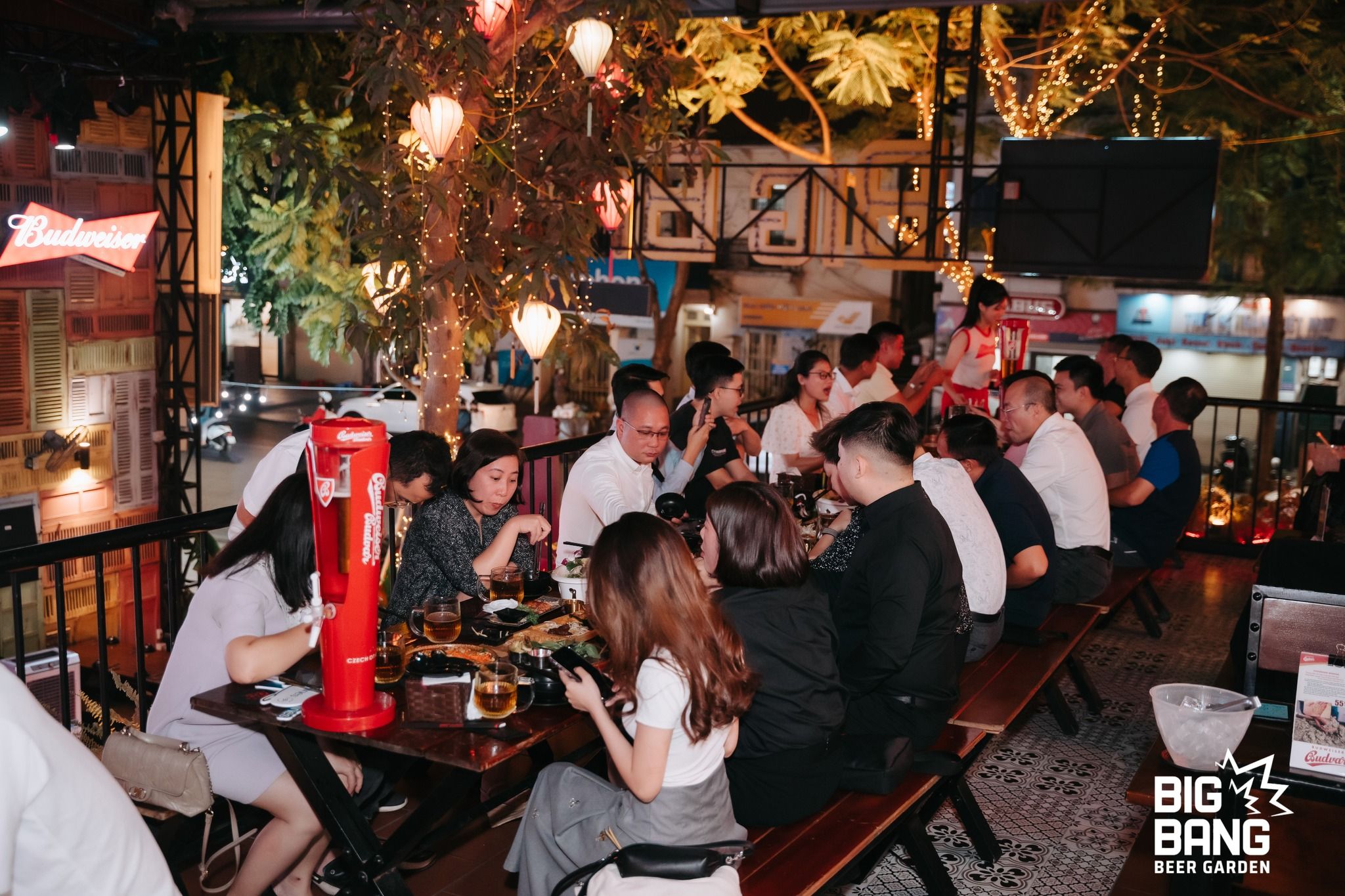 Big Bang Beer Garden - 26 Nguyễn Thái Học