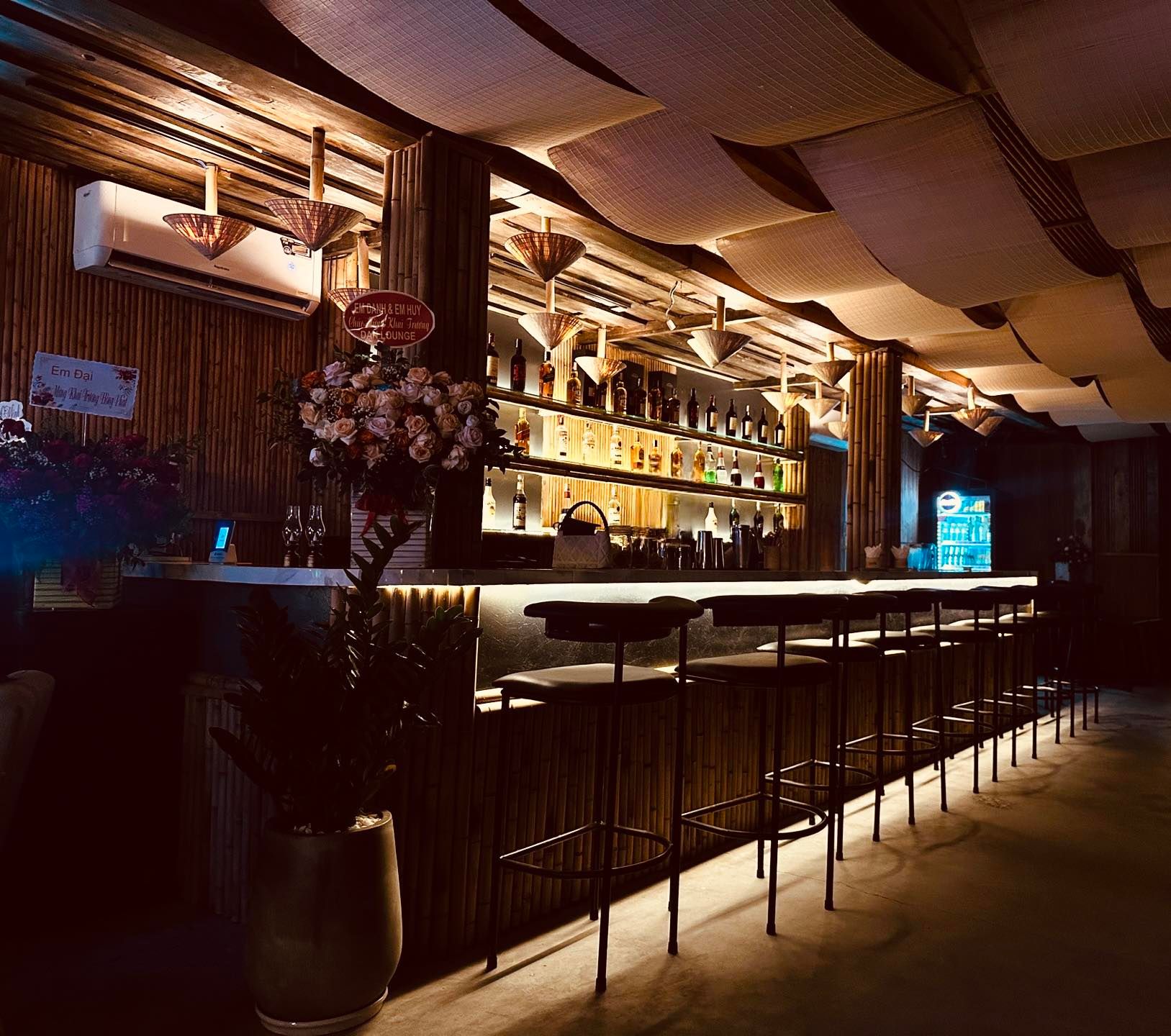 DAN Lounge - 254 Võ Nguyên Giáp