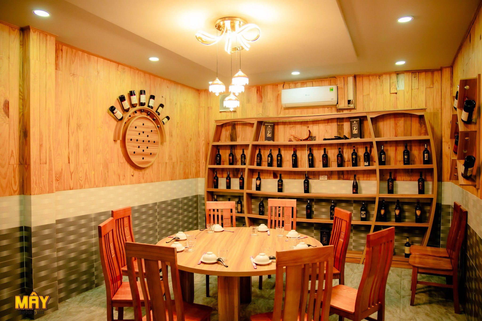 MÂY Seafood & Beer - 378 Võ Văn Kiệt