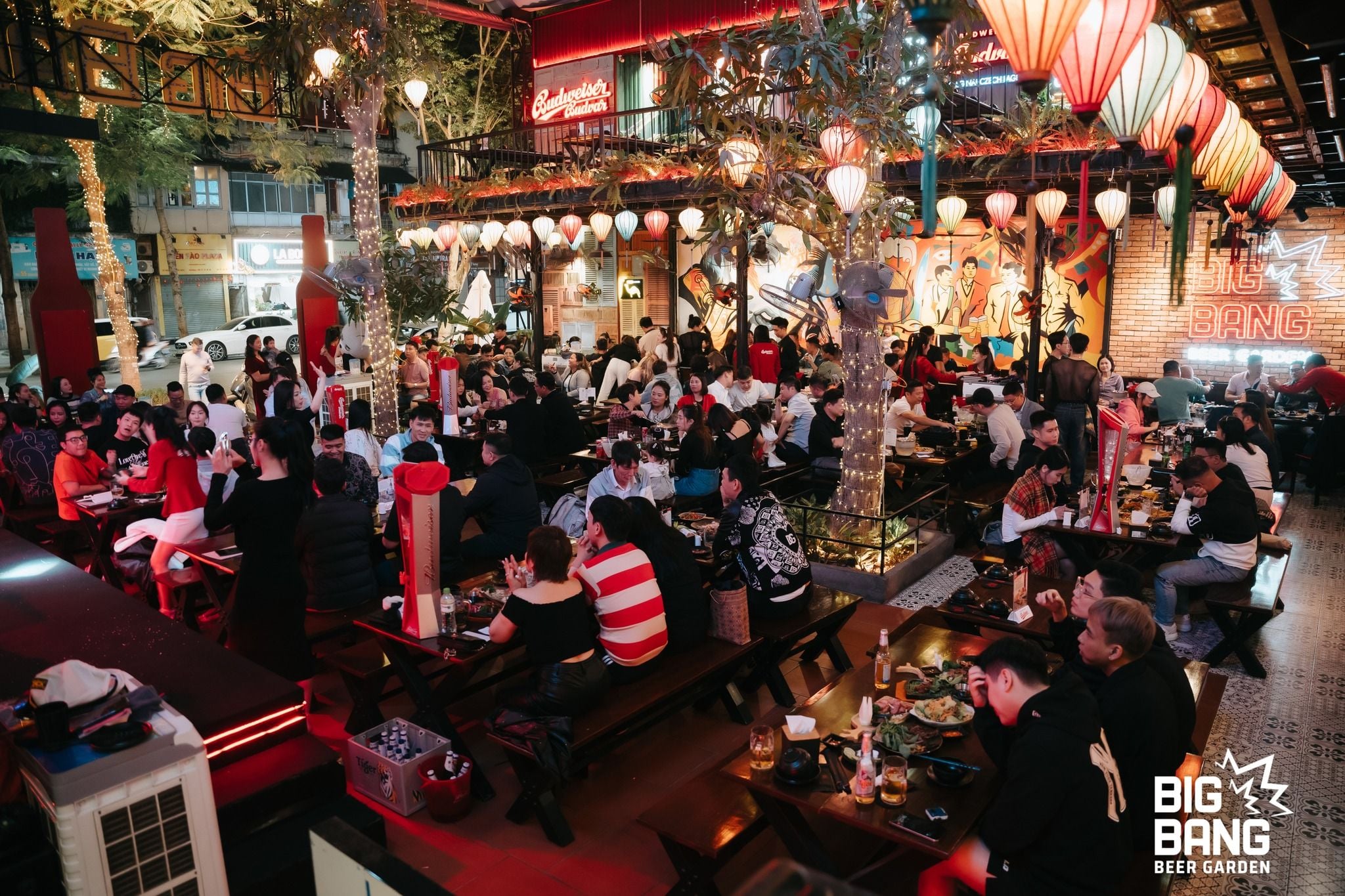 Big Bang Beer Garden - 26 Nguyễn Thái Học