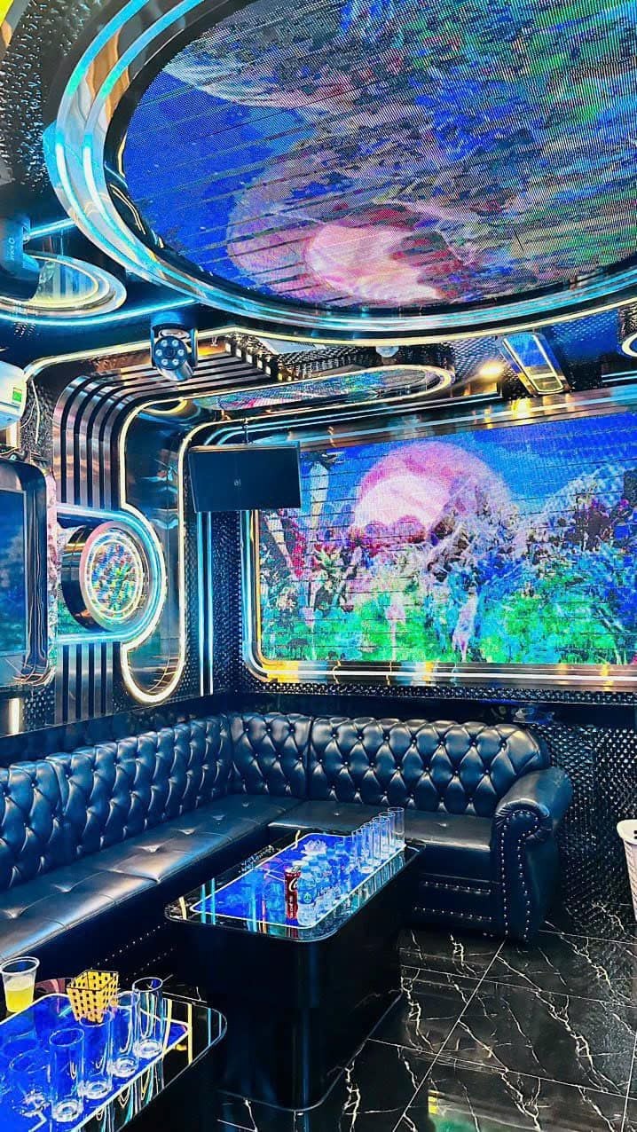 Karaoke Lucky - 10 Hòa Mã