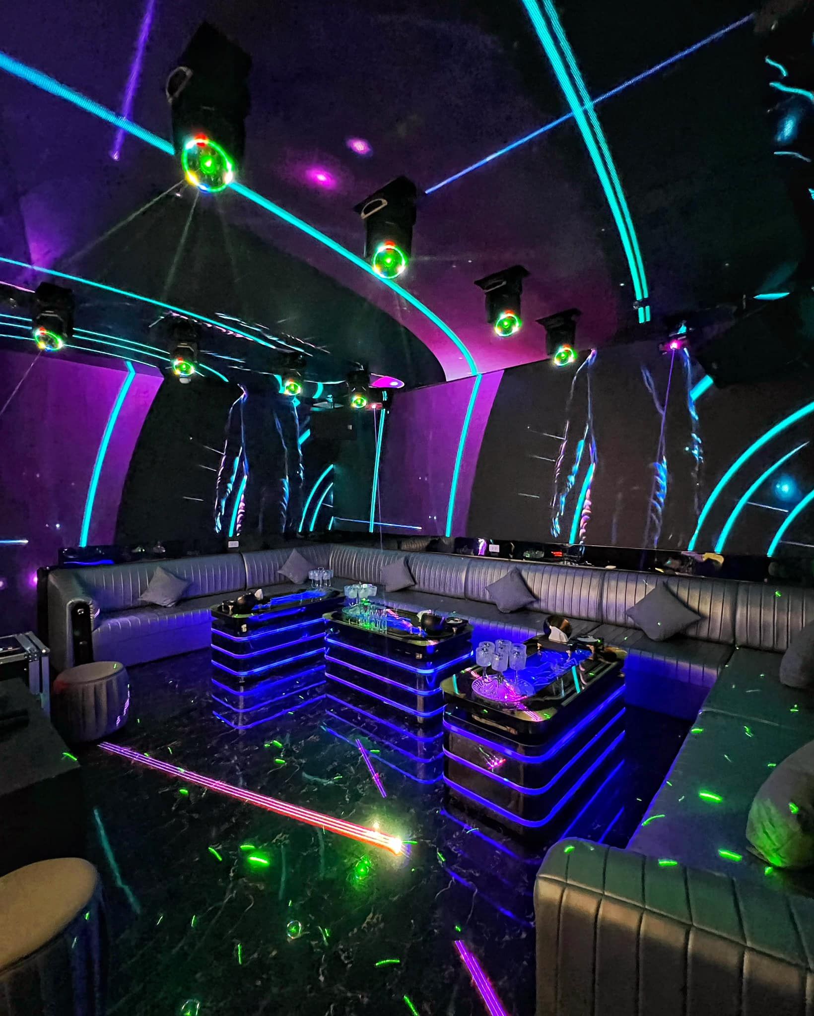Karaoke Singing Sky - 93 An Dương