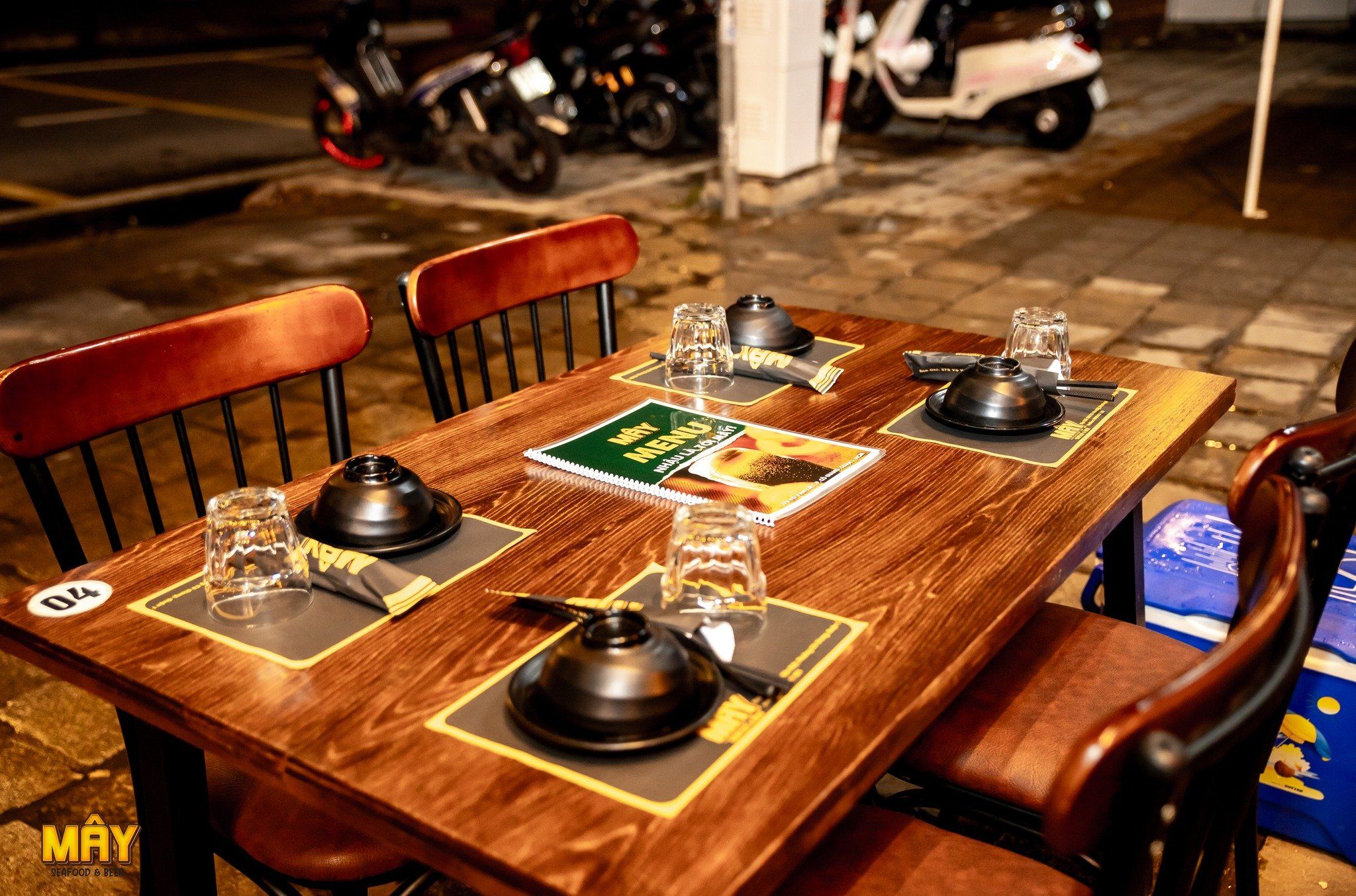 MÂY Seafood & Beer - 378 Võ Văn Kiệt