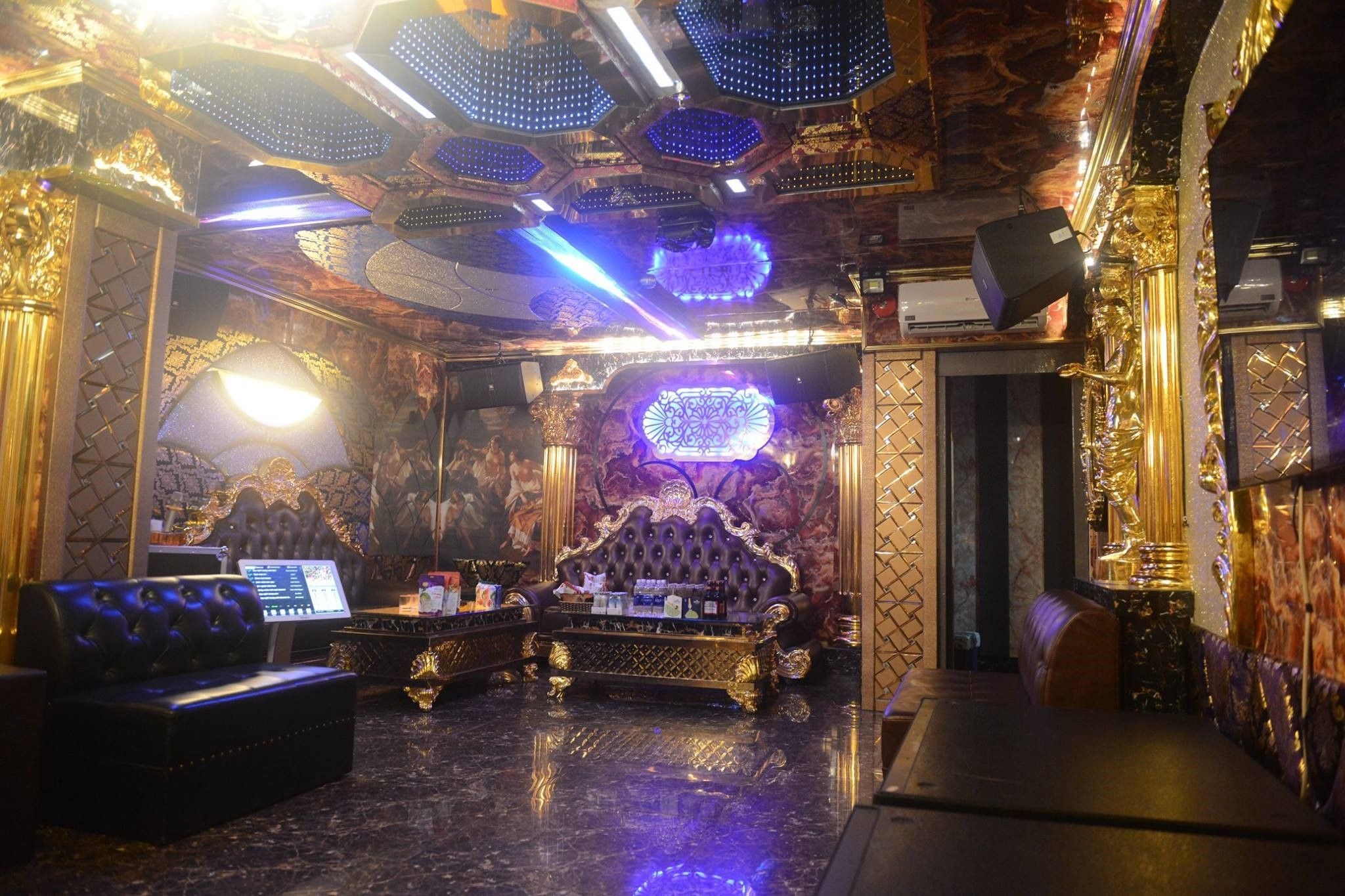 Karaoke Ola - 155 Lê Hồng Phong