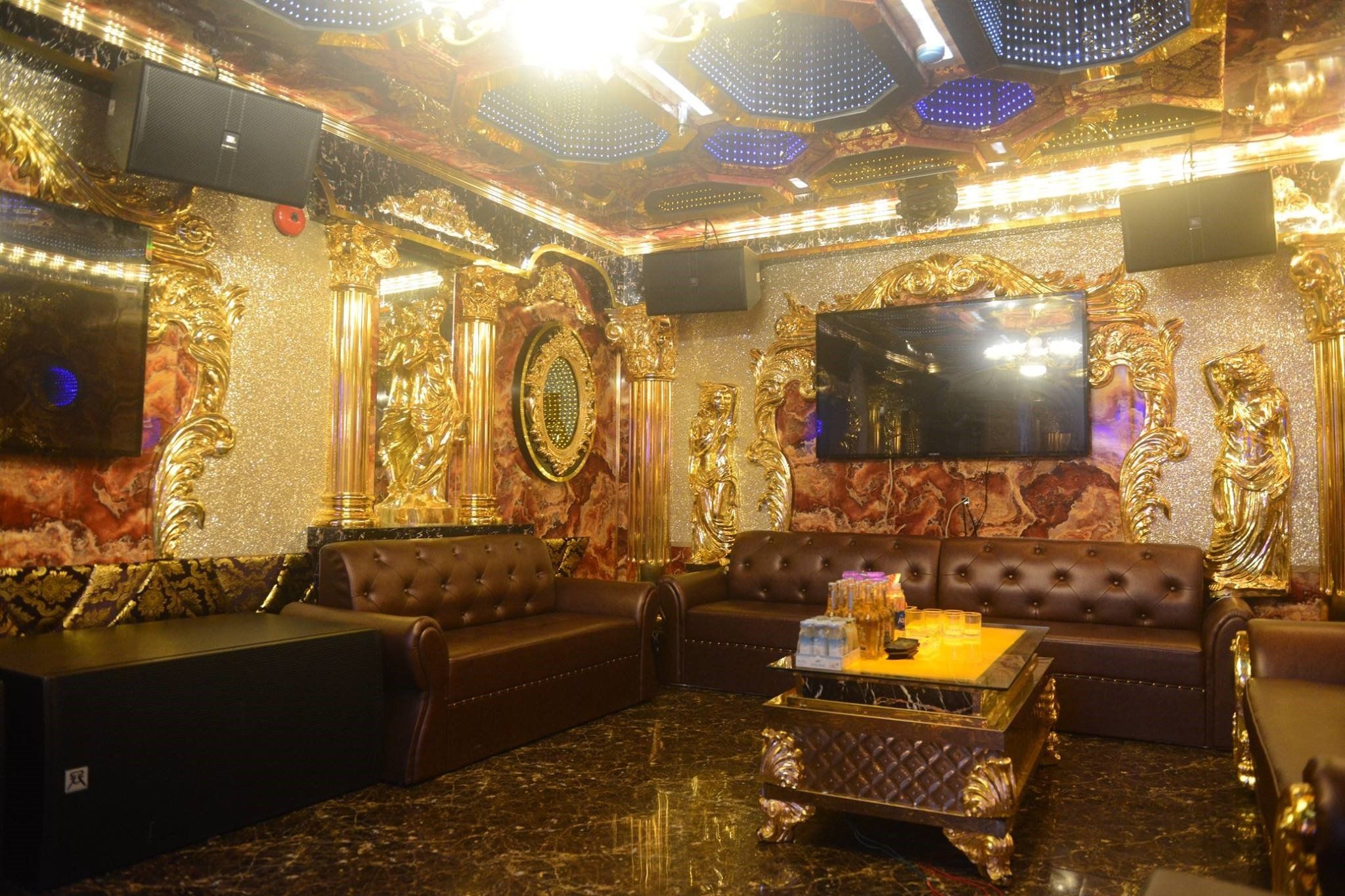 Karaoke Ola - 155 Lê Hồng Phong