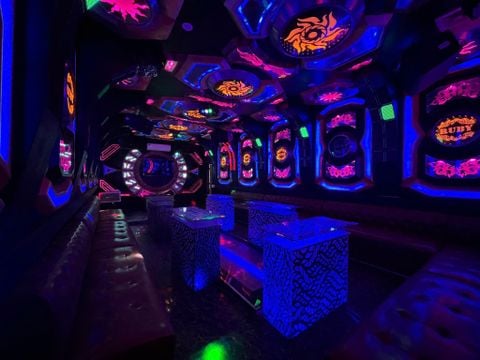 Karaoke Ruby - 11 Trương Thị Hoa