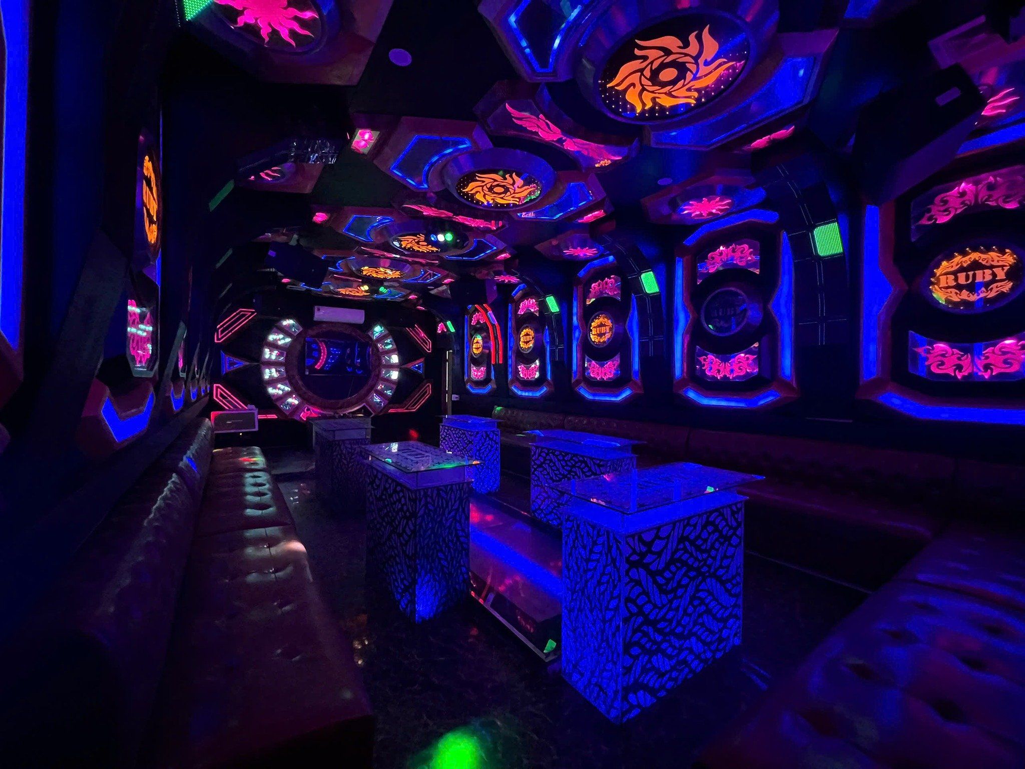 Karaoke Ruby - 11 Trương Thị Hoa