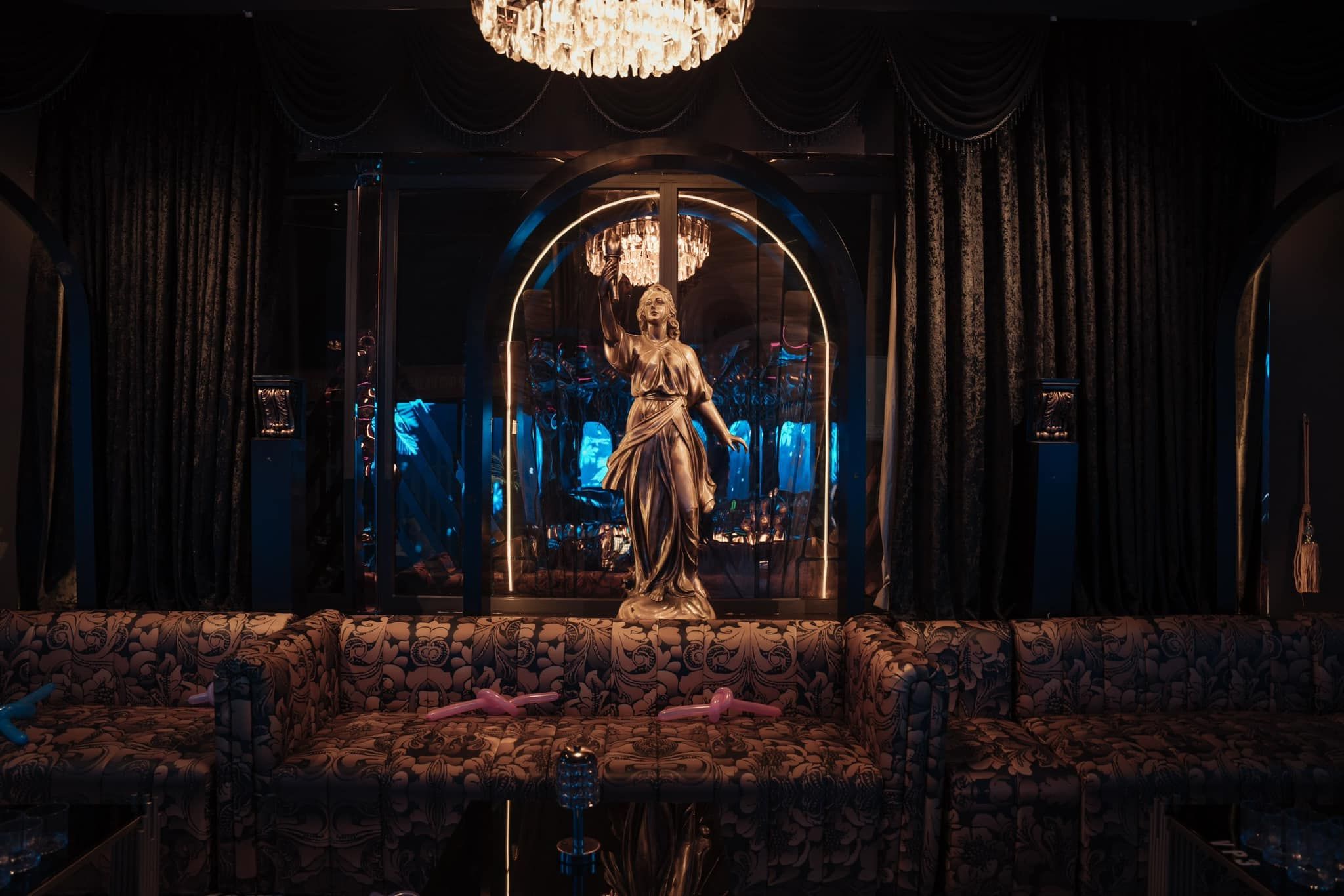 NEXUS Lounge - 116 Phố Ẩm Thực Nguyễn Du