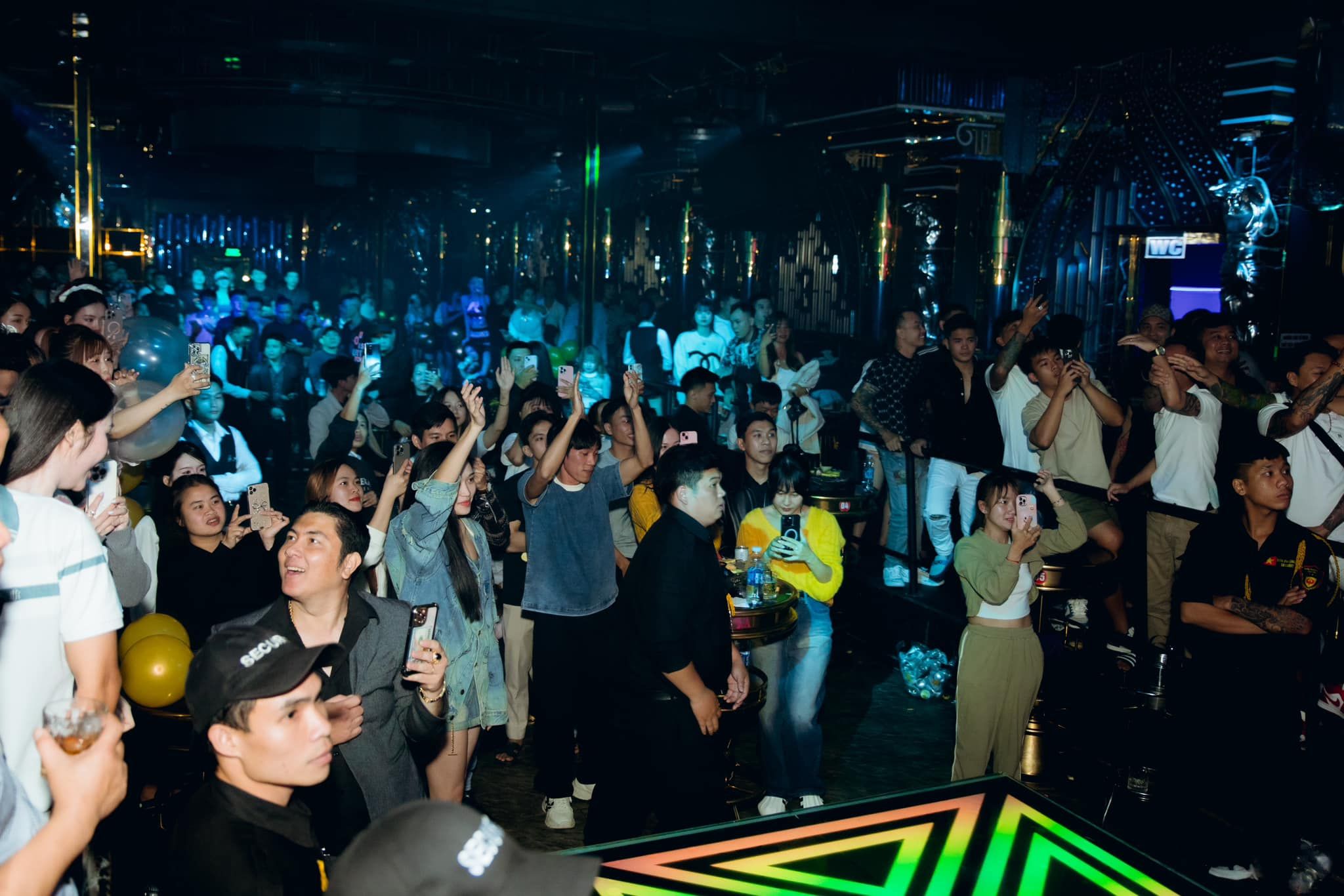 Sky Club - 17A Nguyễn Văn Trỗi