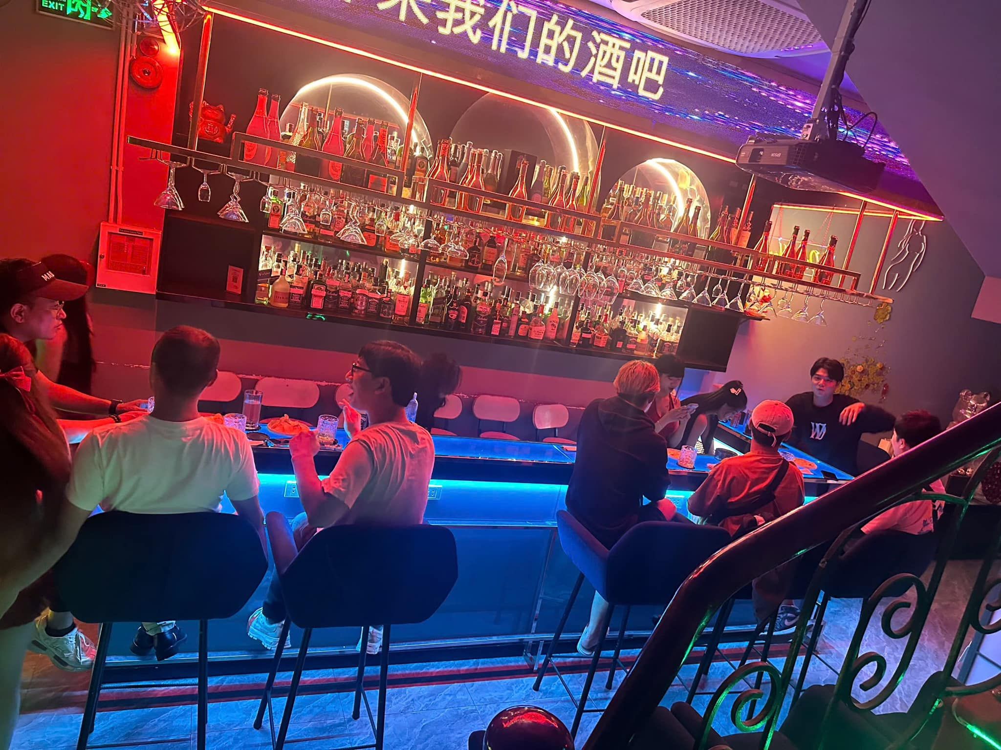 Yumi Counter & Lounge - 187 Dương Đình Nghệ