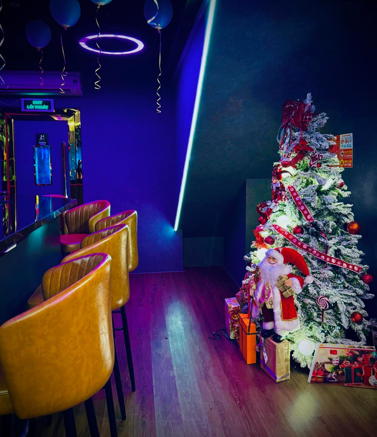 Queen Lounge & Bar - 131 Dương Đình Nghệ