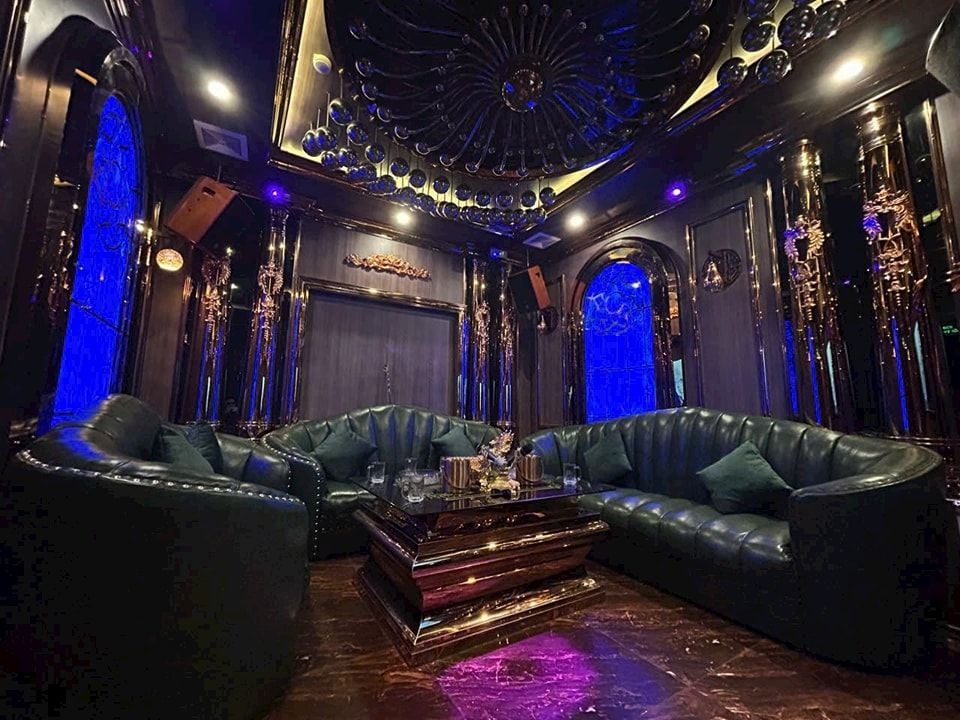 Karaoke X8 KTV - 2 Đinh Thị Hòa