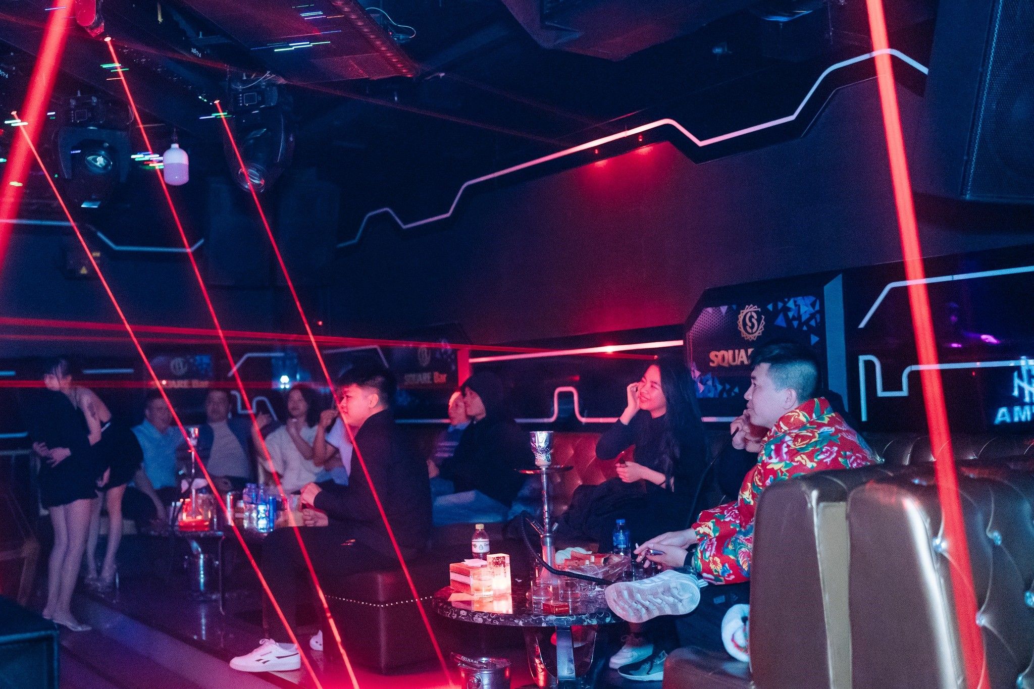 New Square Bar Hạ Long - Khu 9 Bãi Cháy