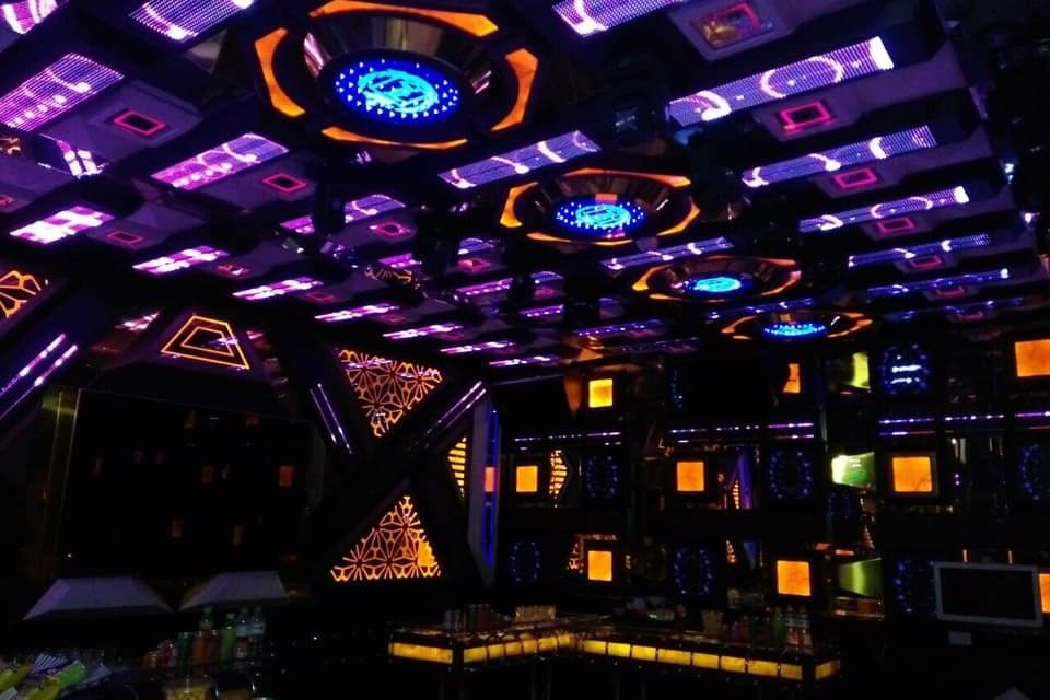 Karaoke Louvre - Ngã Tư Ao Cá